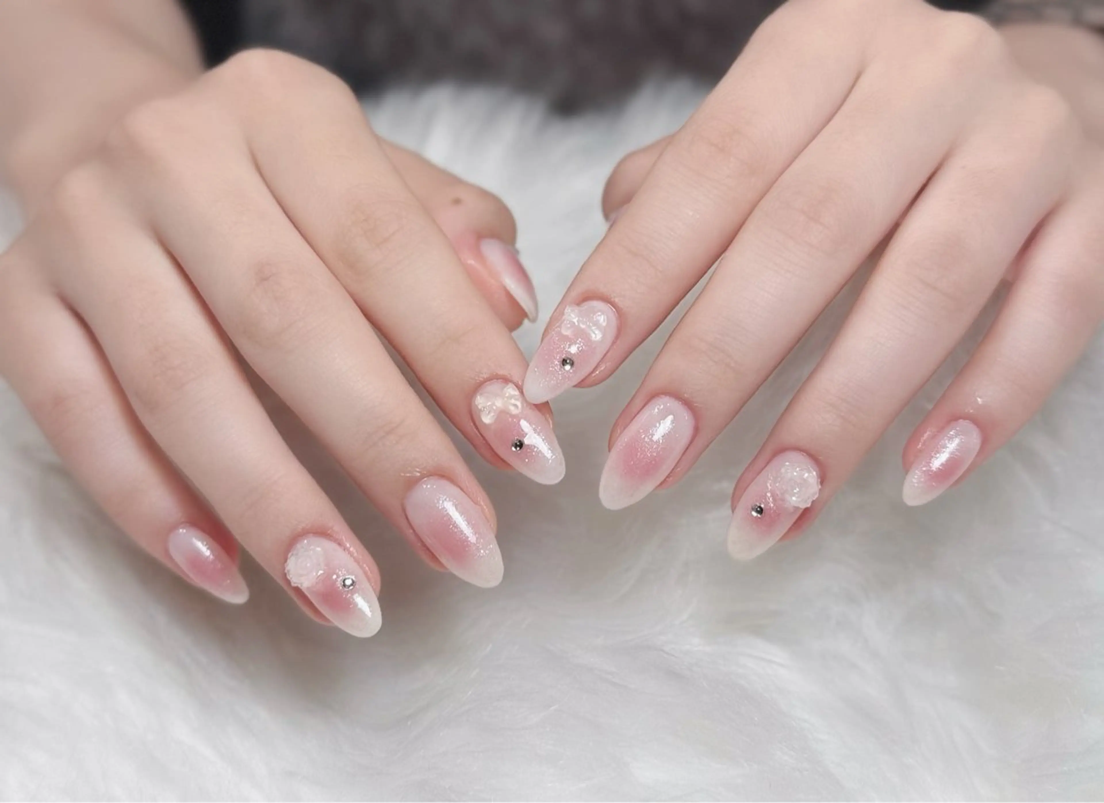 ネイル オーロラネイル チークネイル フットネイル フレンチネイル ジェルネイル ハンドネイル Nichi Nailsのネイルデザイン
