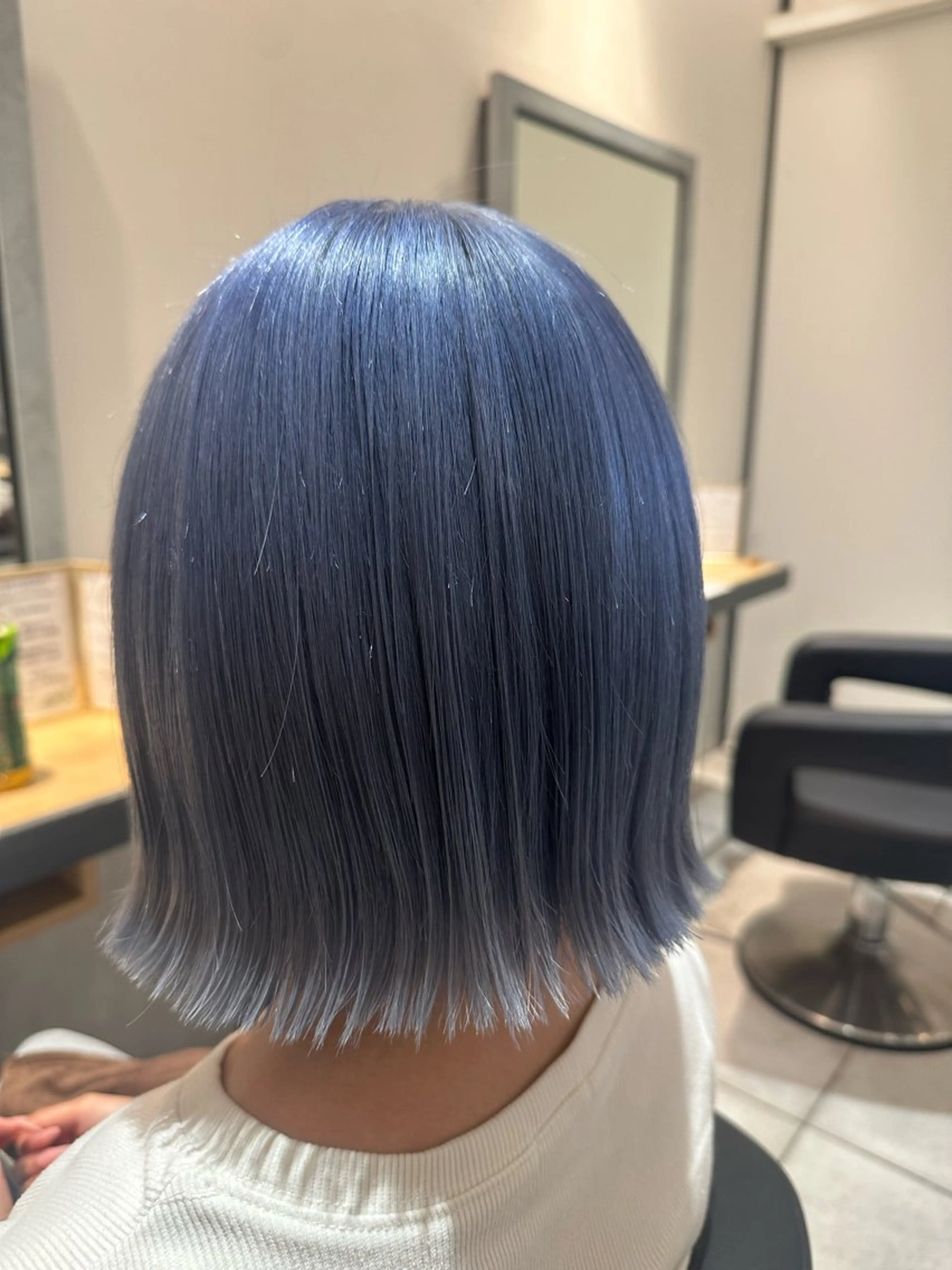カラー ブリーチ ブルーカラー 福井 美夢のヘアスタイル
