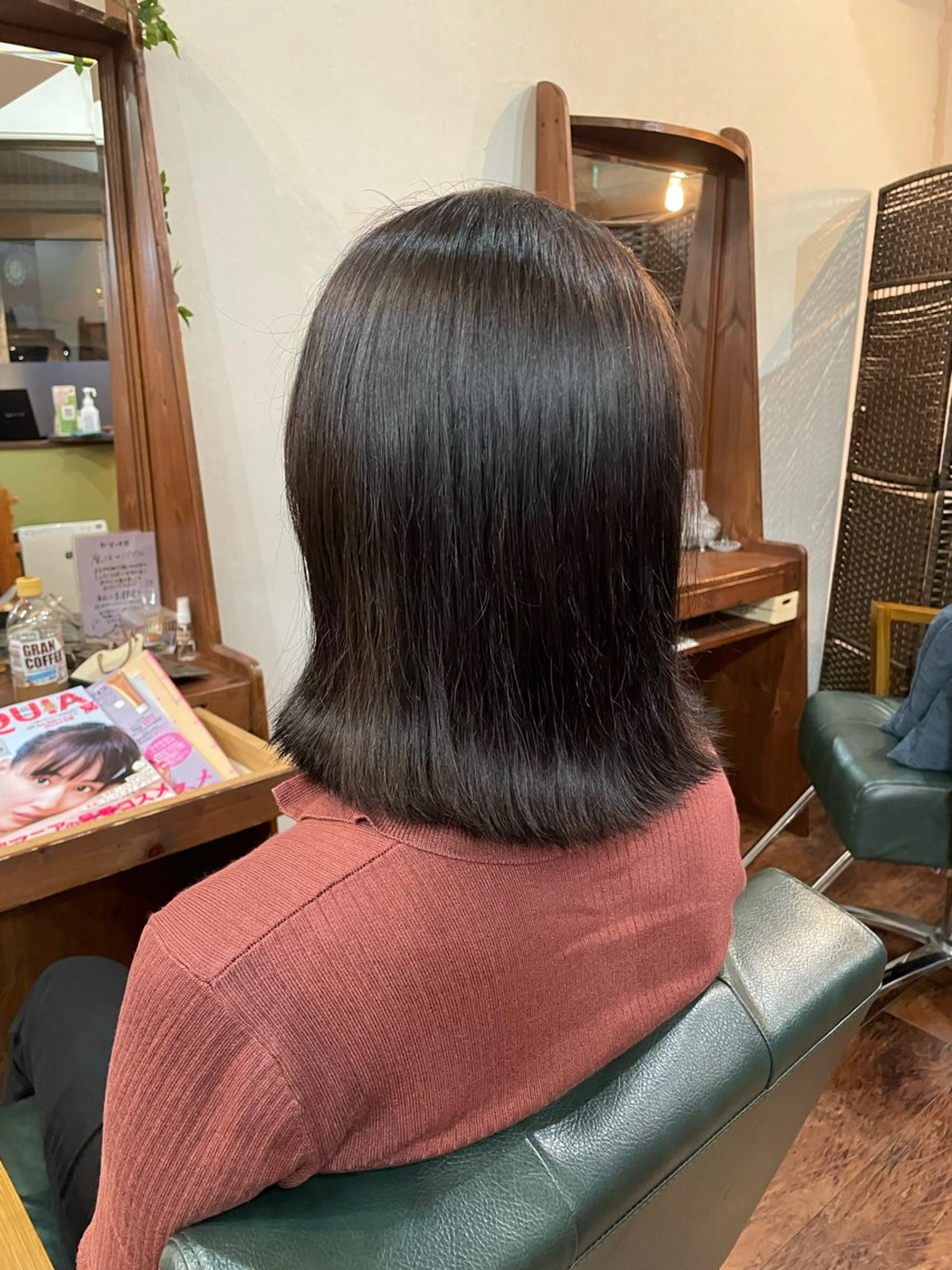 カラー ブラウンカラー ダークブラウン story 増田 わかなのヘアスタイル