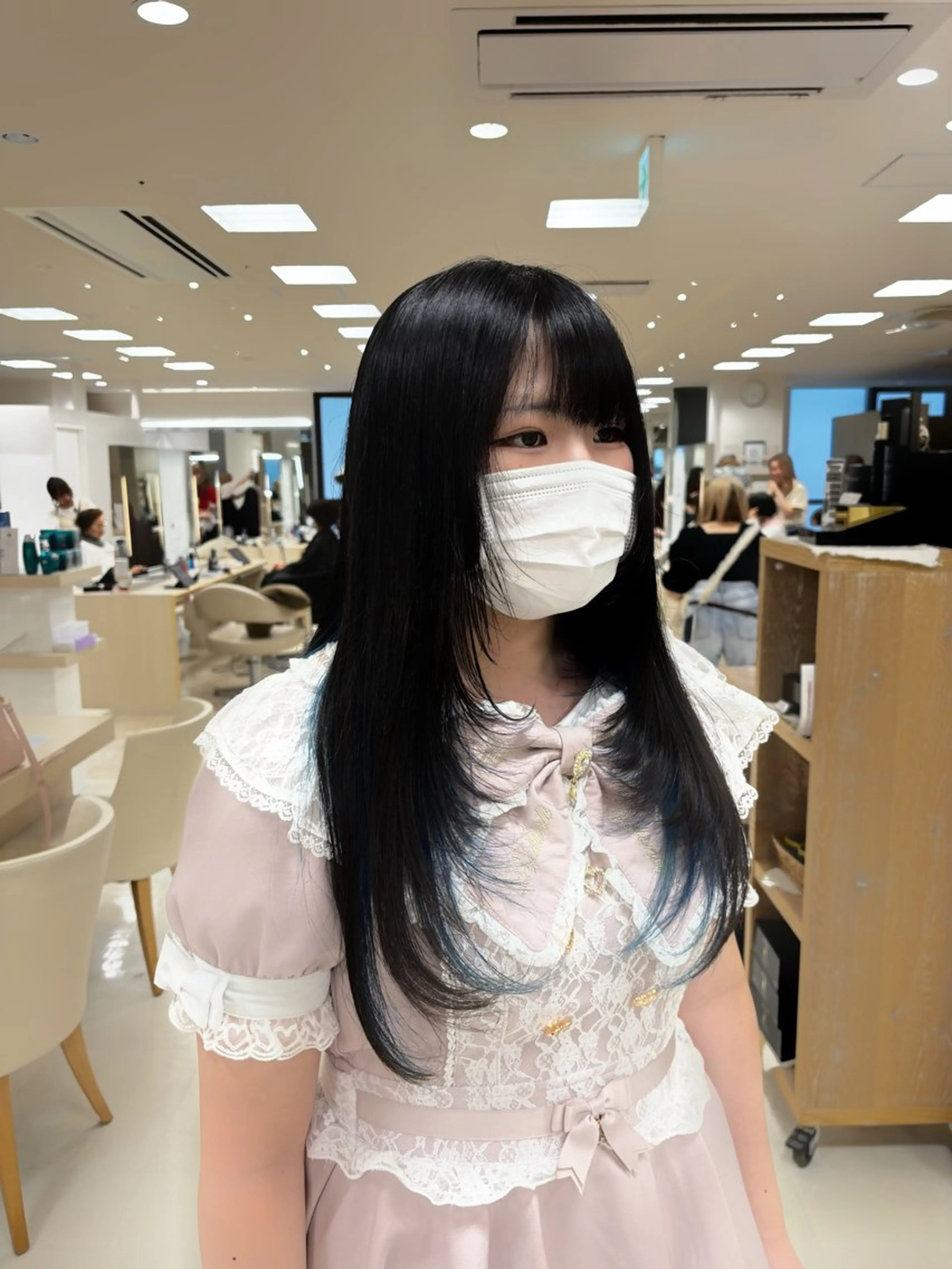 ロング カット ヘアカラー トリートメント kenje luscaのヘアスタイル