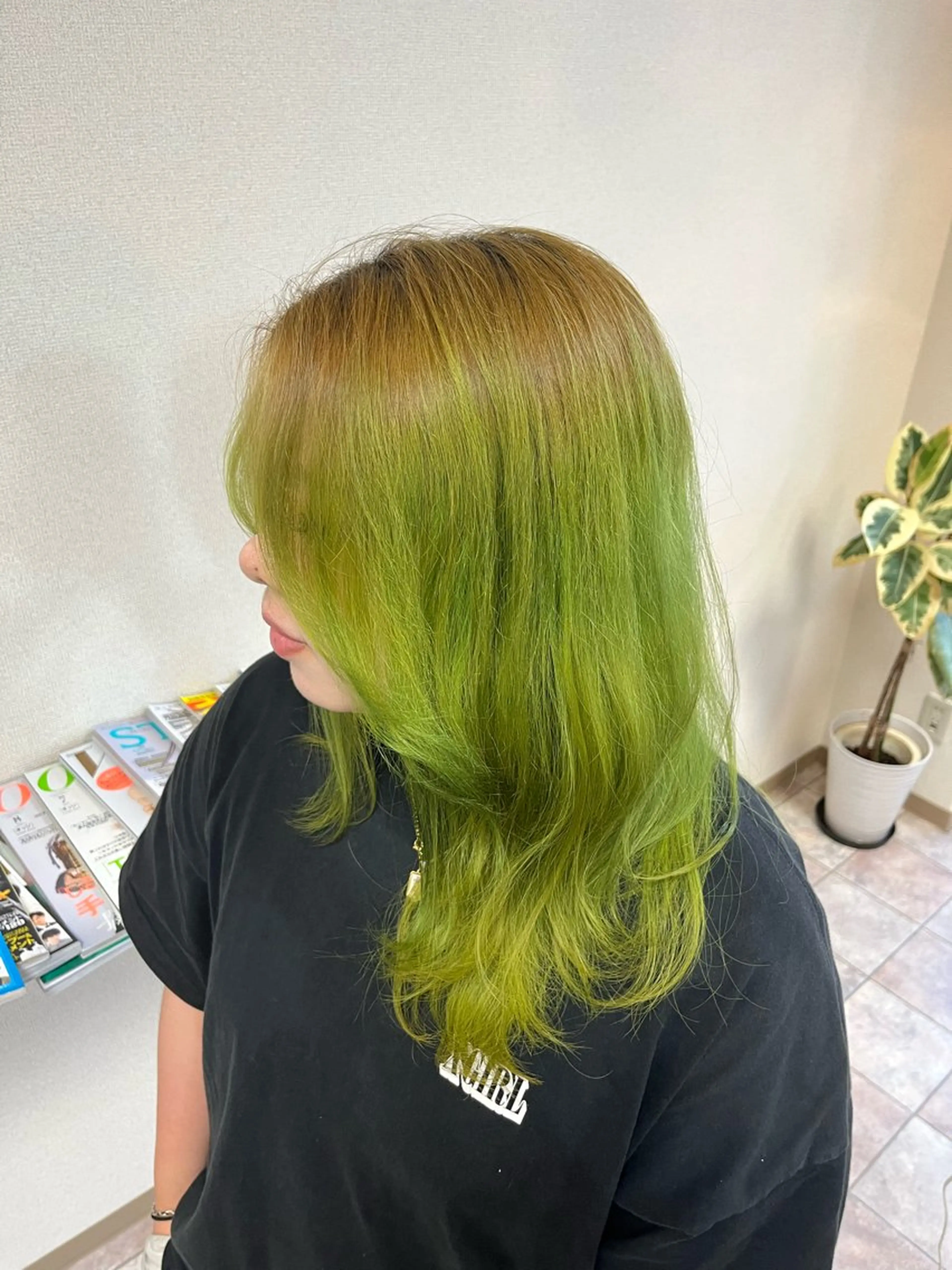 セミロング カラー ヘアカラー HEW所属・Sanaダブルカラー ✨️パルコ徒歩1分のヘアスタイル