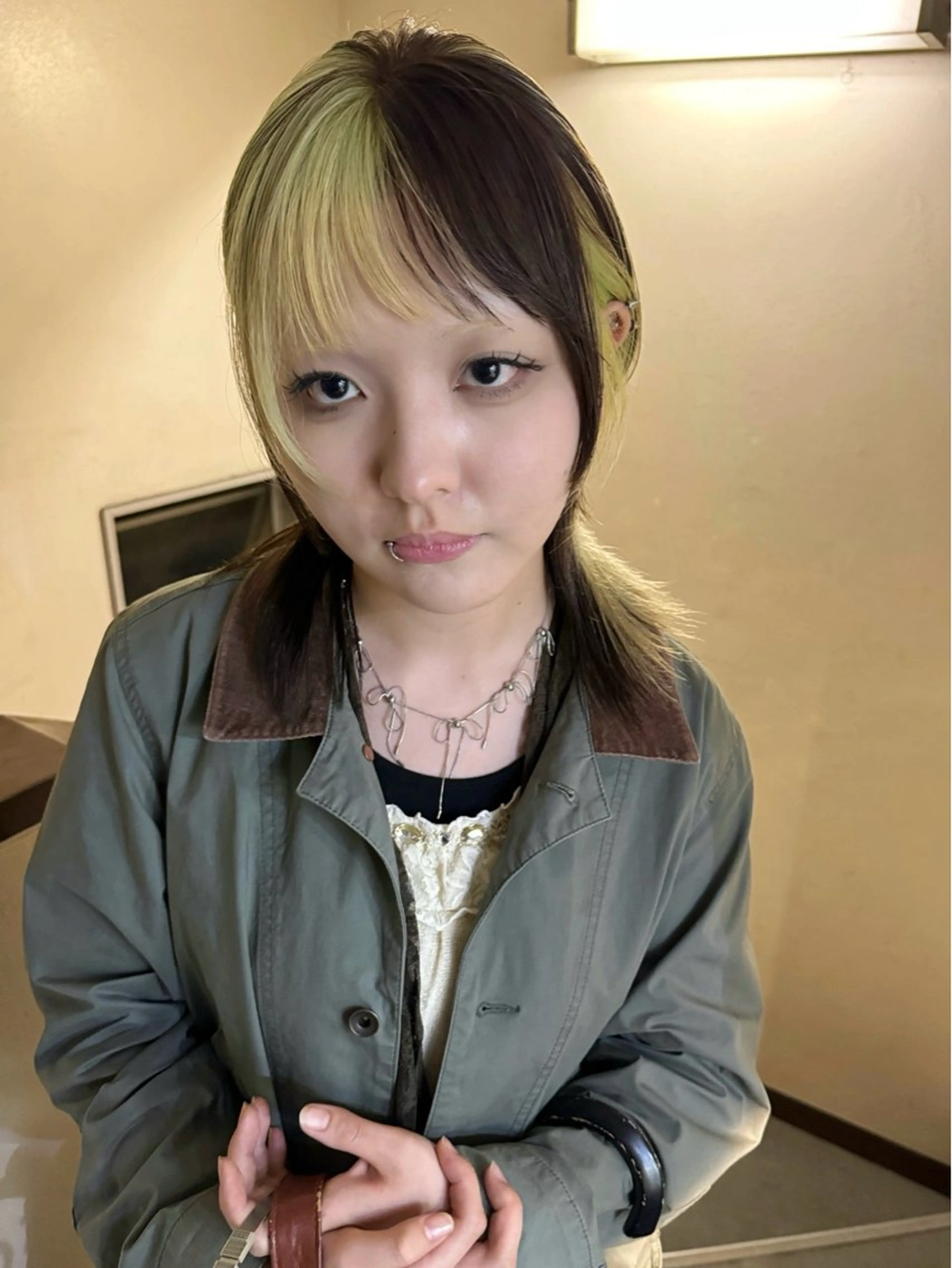 ミディアム カラー ヘアアレンジ カット ヘアカラー トリートメント 丸山渉/パーマ エフェクトブリーチのヘアスタイル