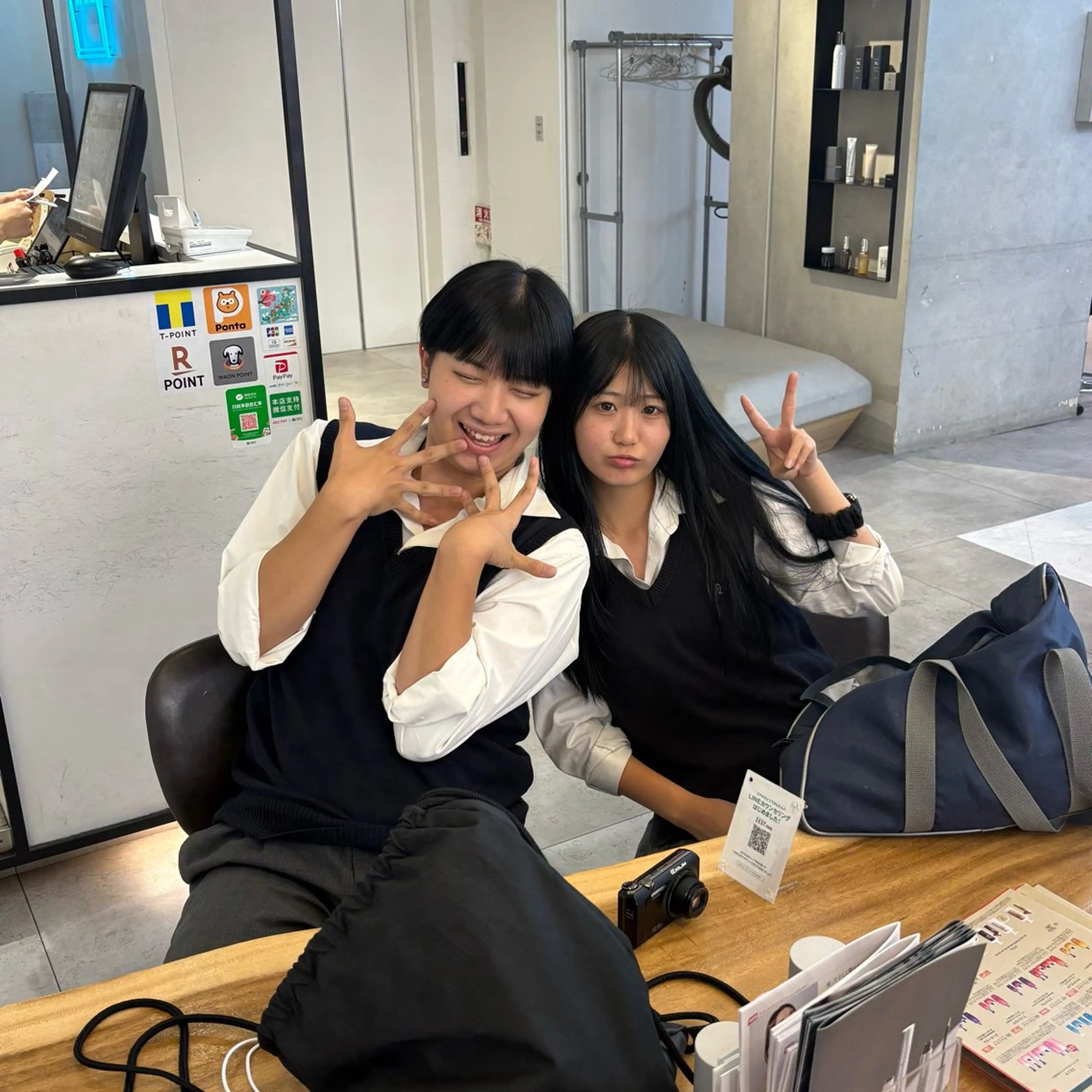 カラー 黒髪 ハイトーンカラー ヘアカラー 透明感カラー/ マツエクりこ🎀🤍のヘアスタイル