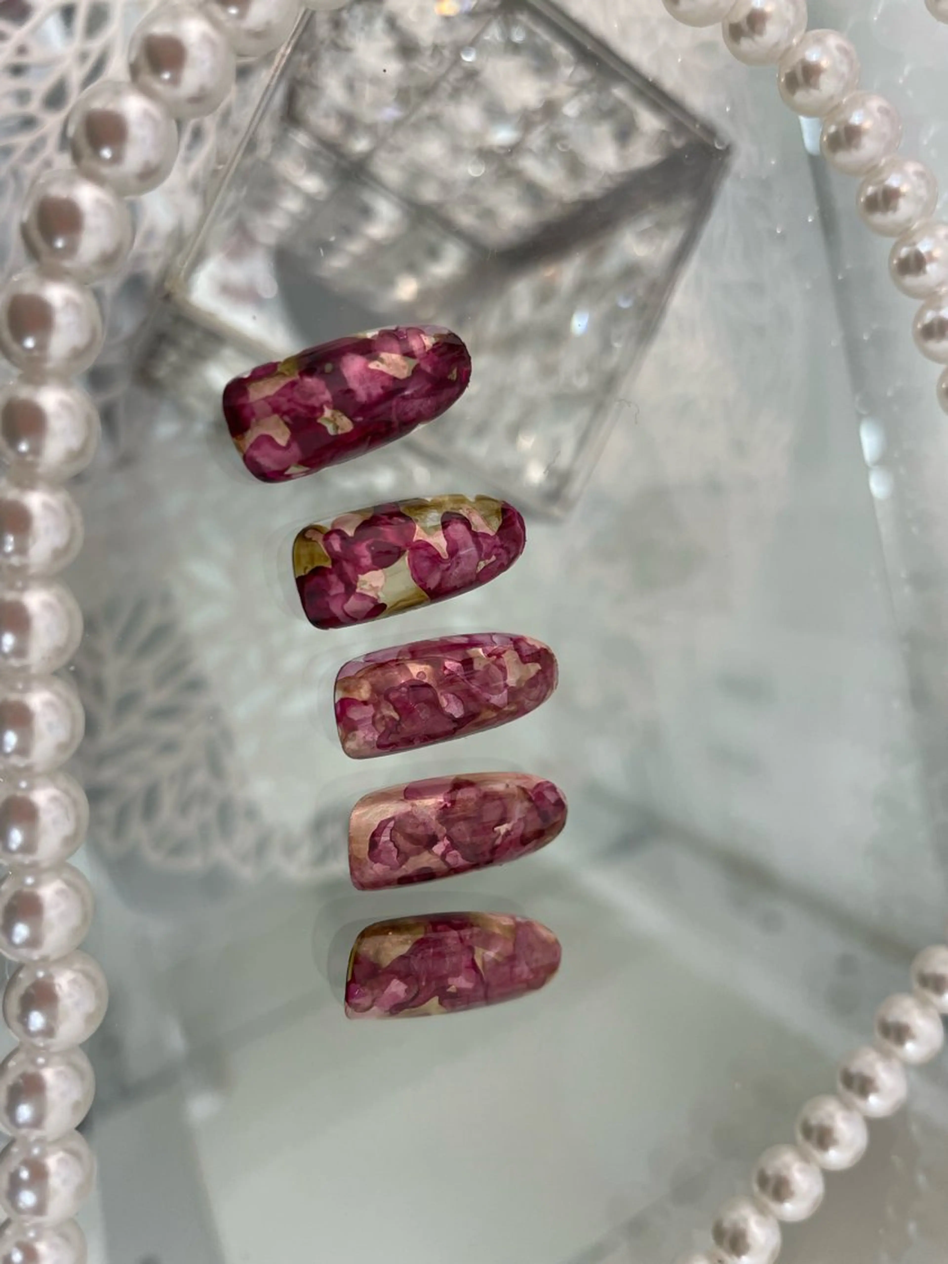 ネイル AYA Reginaのネイルデザイン