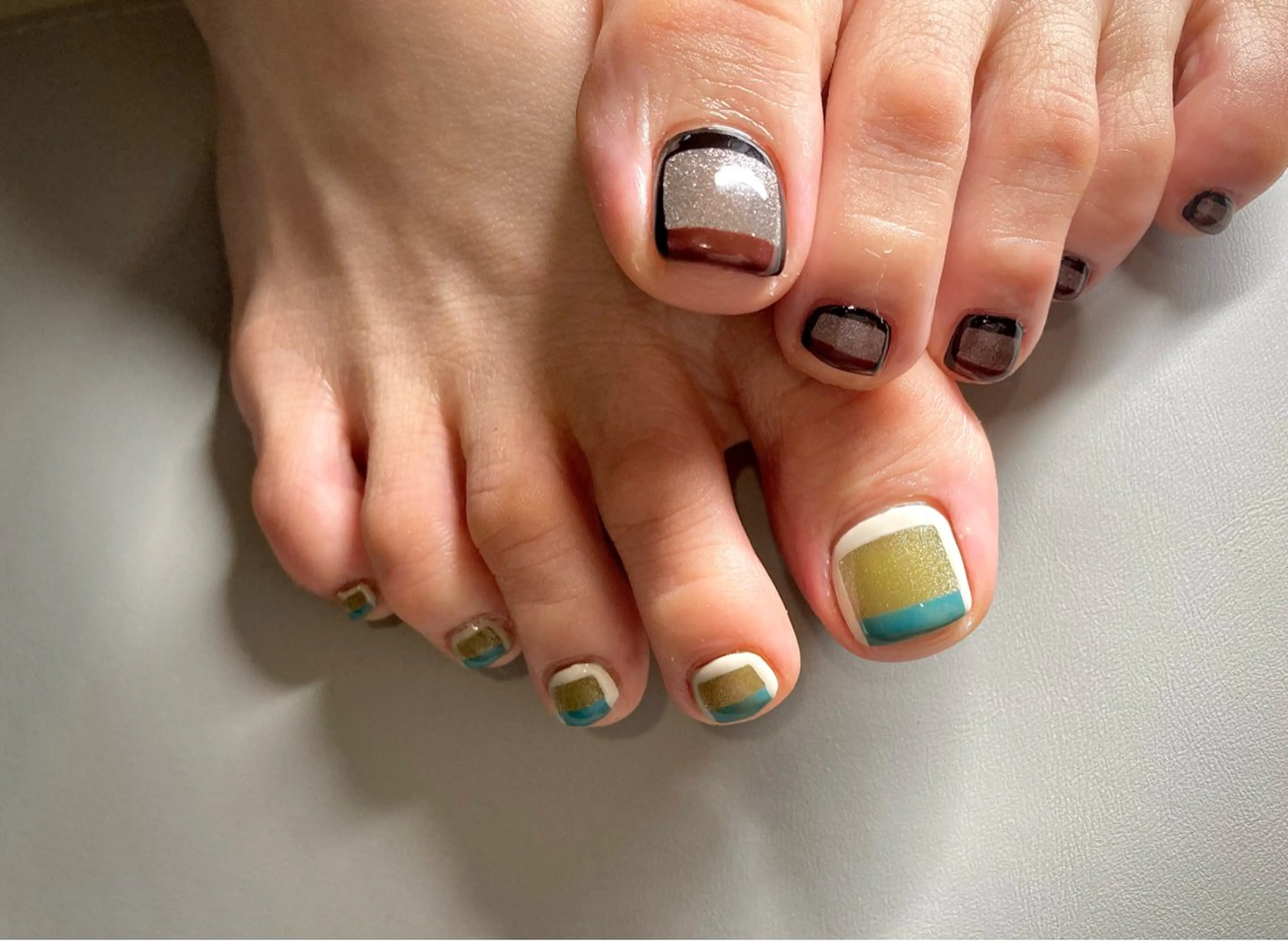 キッズ ネイル ジェルネイル マグネットネイル ミラーネイル ニュアンスネイル オフィスネイル illum hicariのネイルデザイン