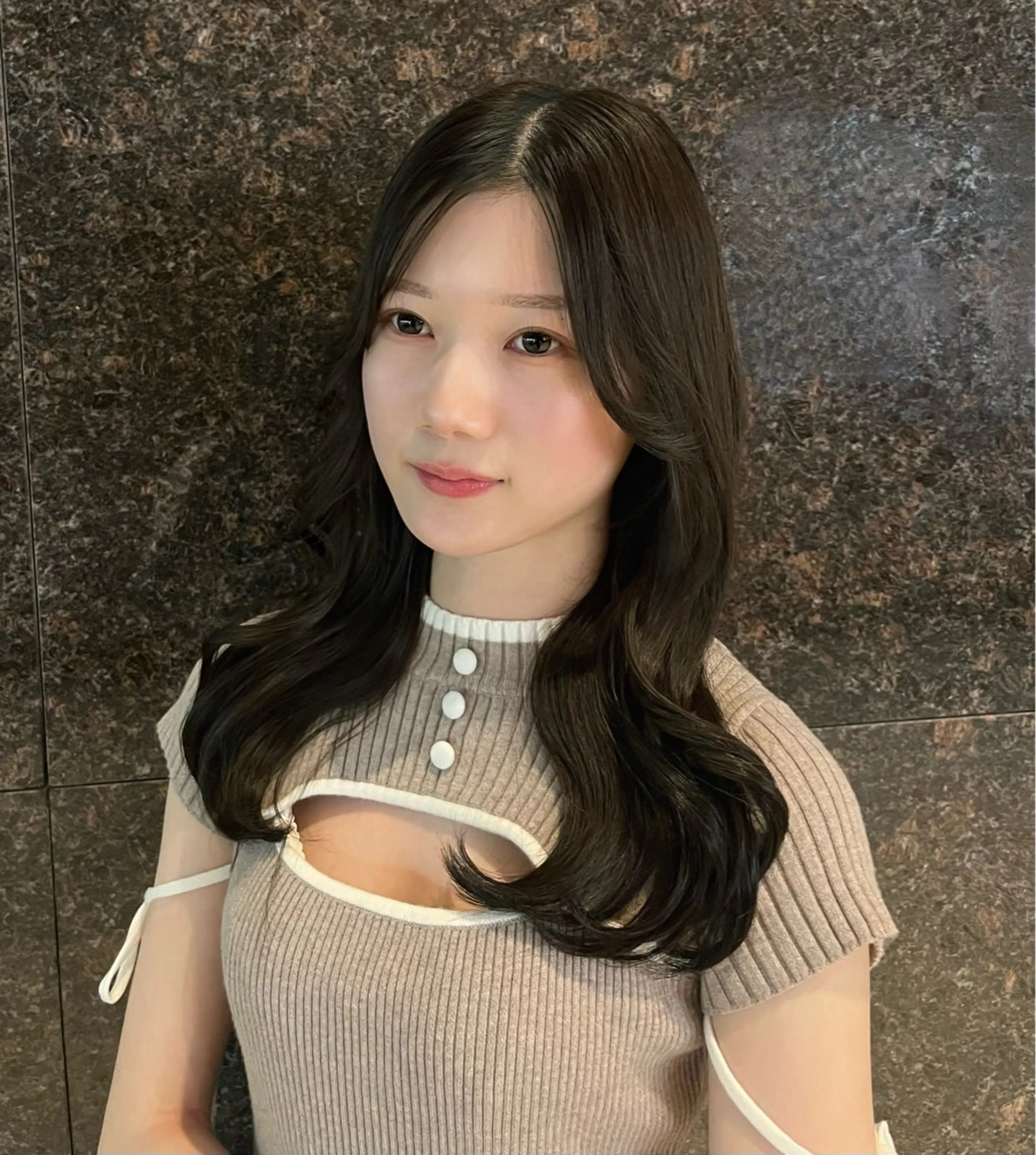 ロング カラー ブラウンカラー 透明感カラー オリーブブラウン オリーブカラー トリートメント カット ヘアカラー トリートメント 顔まわり/オフィス カラー/青栁優🔆のヘアスタイル