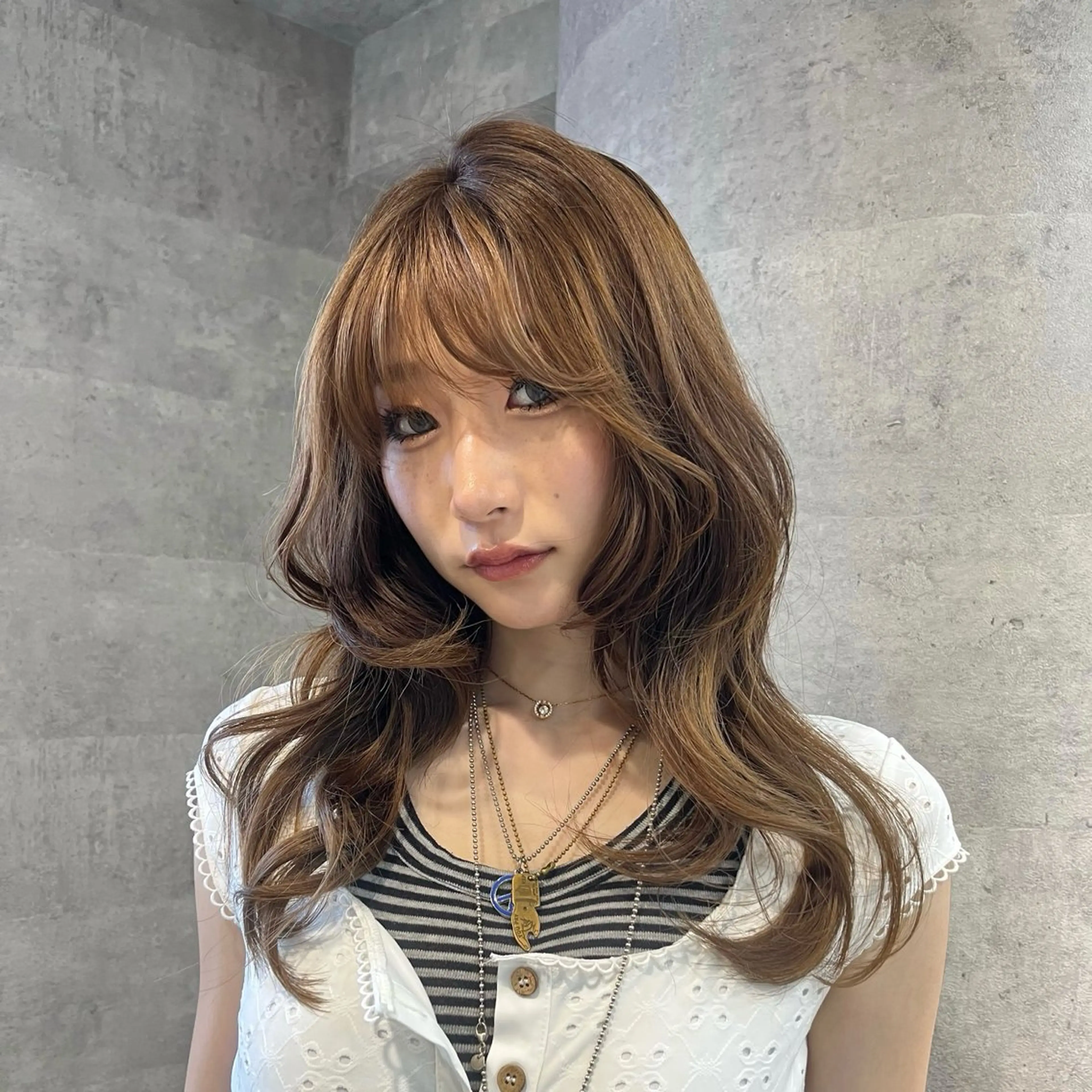 ロング くびれヘア 顔周りカット 髪質改善 韓国風ヘア レイヤーカット トレンドヘア💖 海外ヘアkotomiのヘアスタイル
