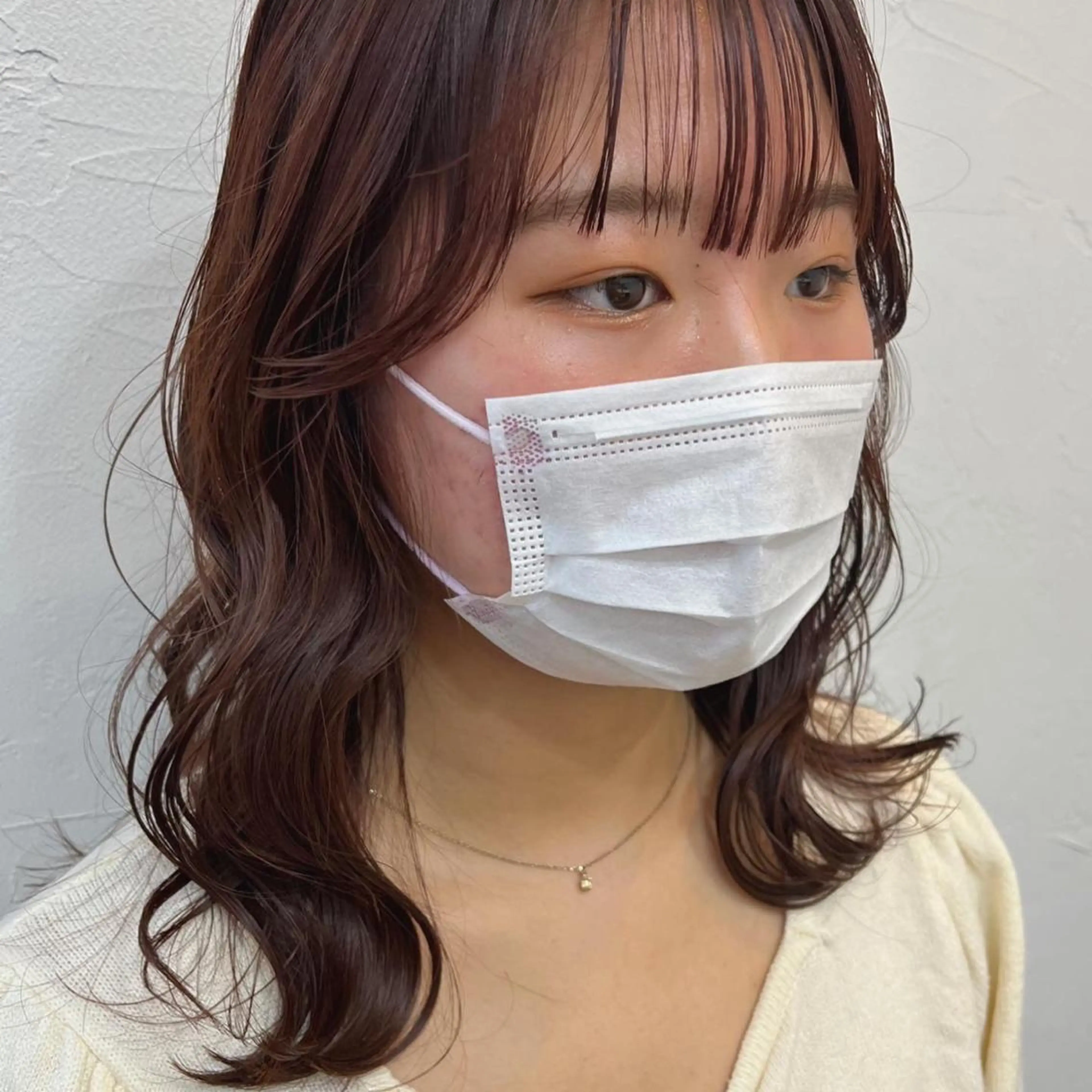 ミディアム カラー ブラウンカラー ピンクカラー ピンクブラウン 顔周りカット カット トリートメント SOYON 🤍CHIZU🤍.のヘアスタイル