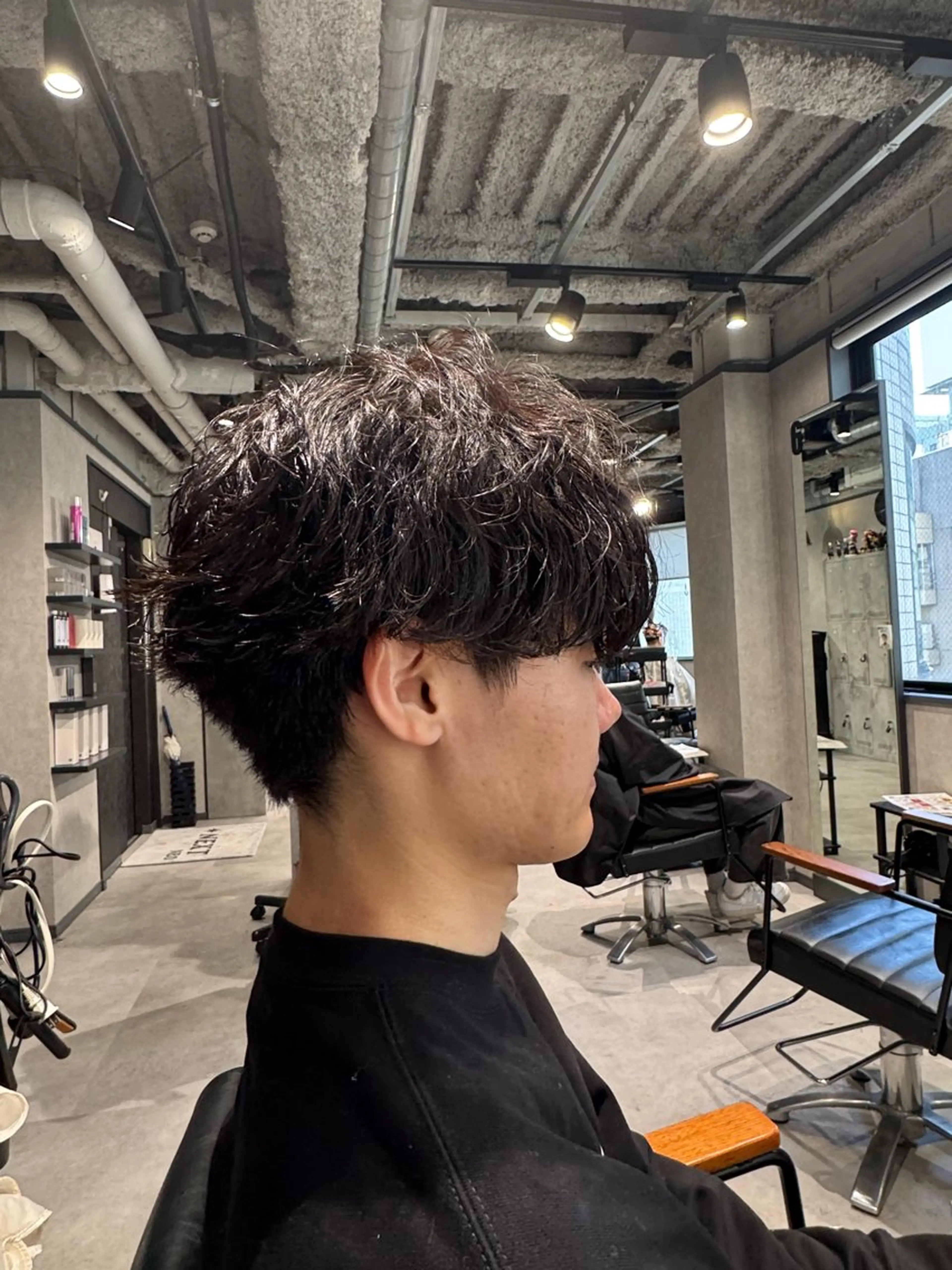 パーマ メンズ メンズパーマ カット パーマ 韓国特化🇰🇷愁斗 センターパートパーマのヘアスタイル
