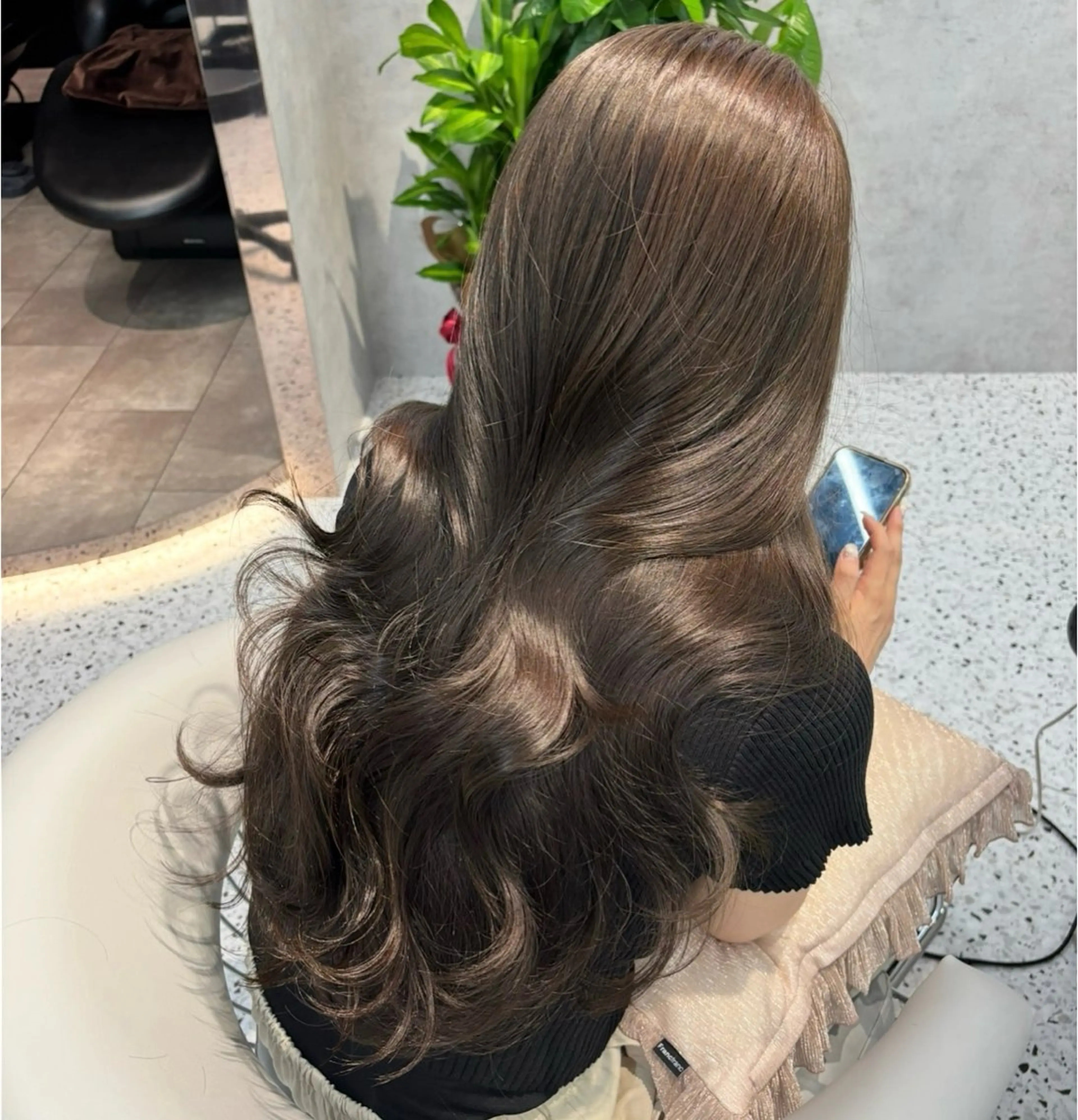 ロング アッシュ アッシュグレー アッシュグレージュ 髪質改善 韓国風ヘア ヘアカラー Lond Role所属・🎀透明感カラー shizuka🎀のヘアスタイル