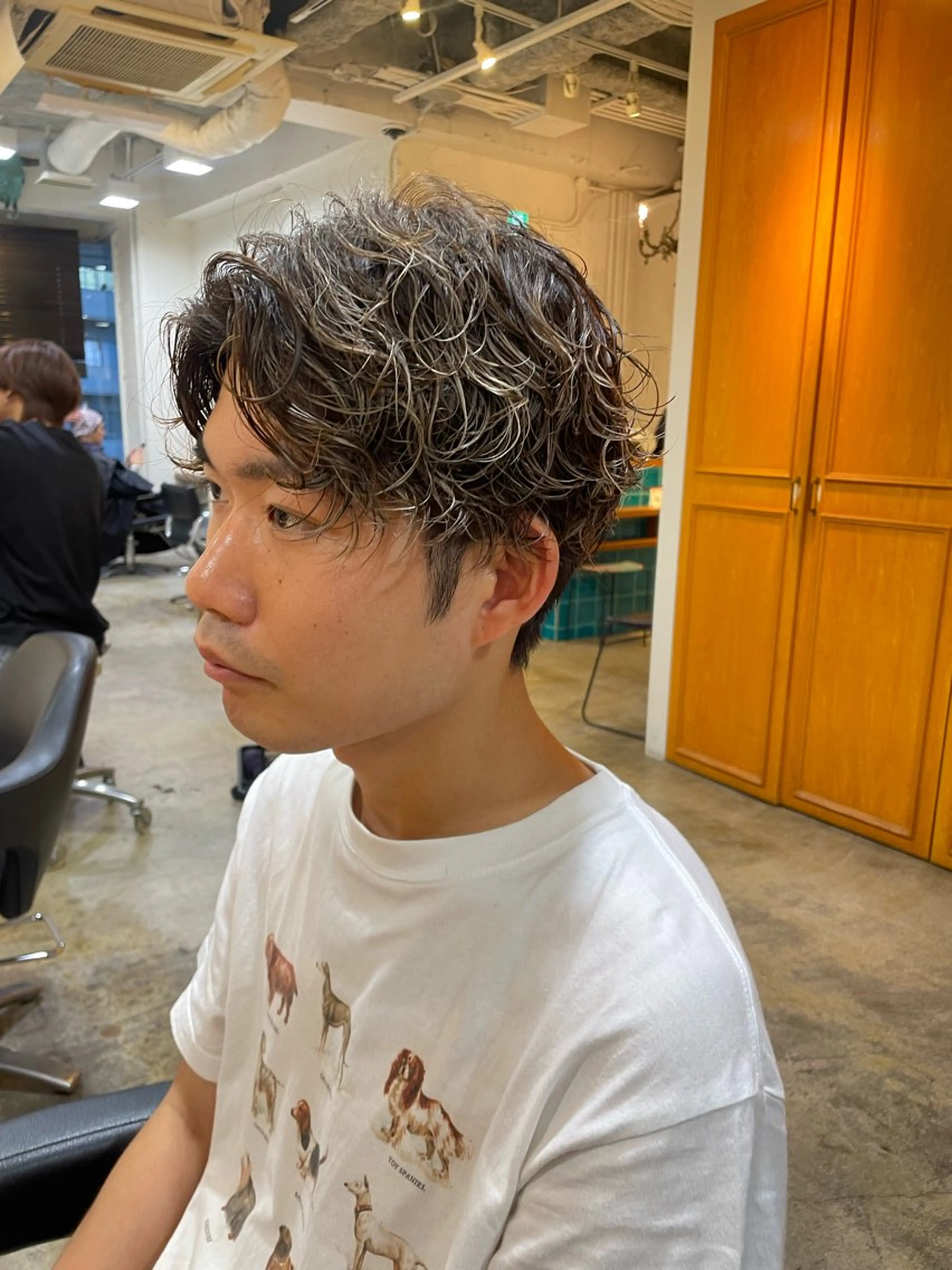 ミディアム カラー パーマ メンズ RIN／韓国ヘア レイヤーカットのヘアスタイル