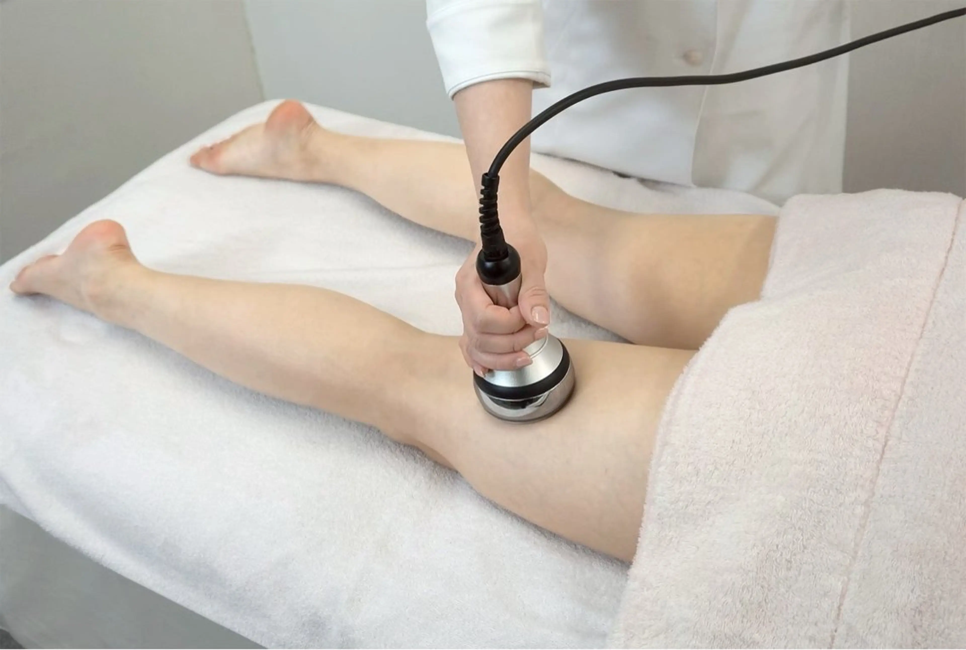 痩身【美脚前ももコース】キャビ+ラジオ波+痩身マッサージ  50分の写真