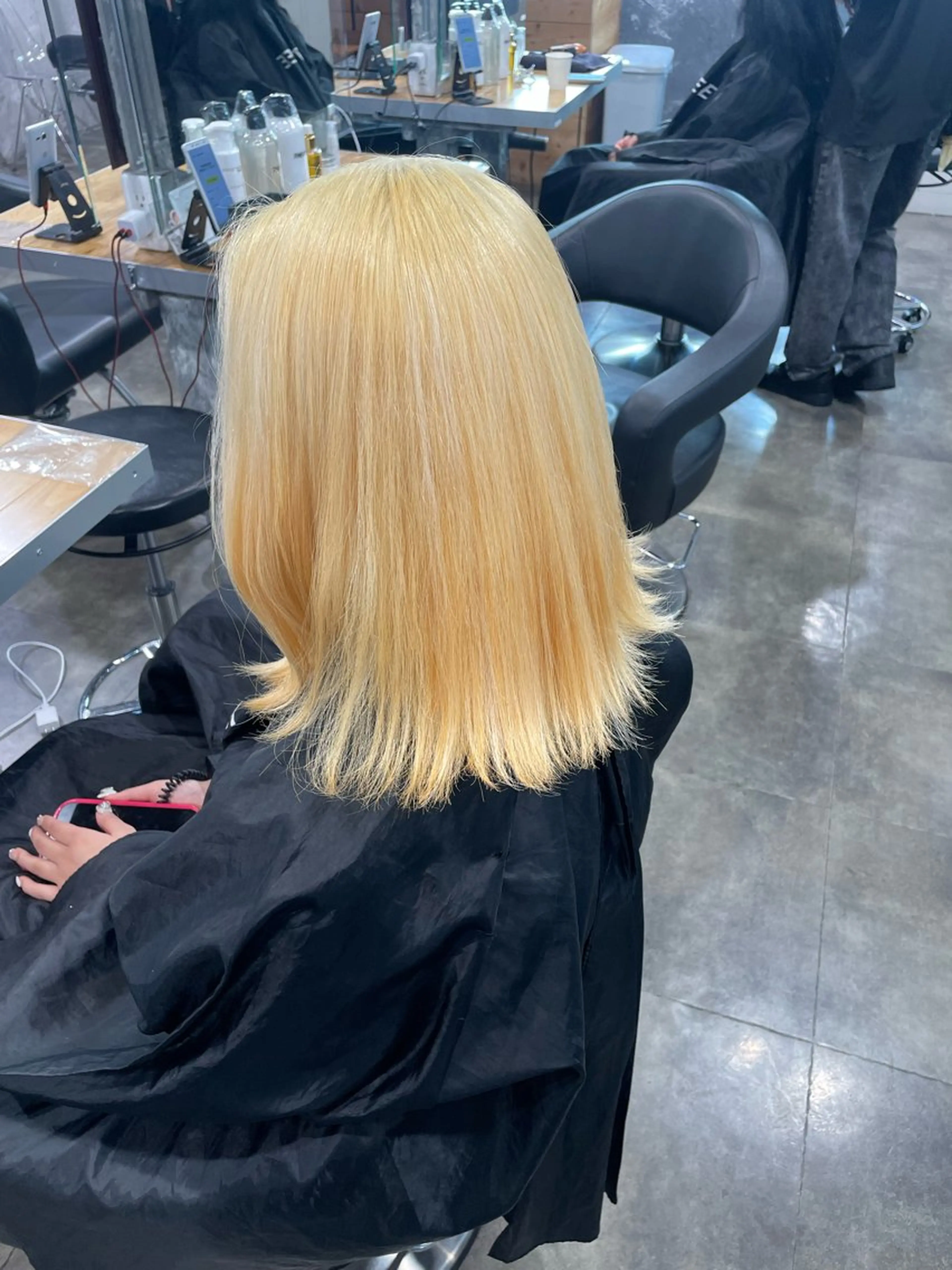 ミディアム カラー ヘアカラー ハイトーンブロンド 横浜💞ミオのヘアスタイル