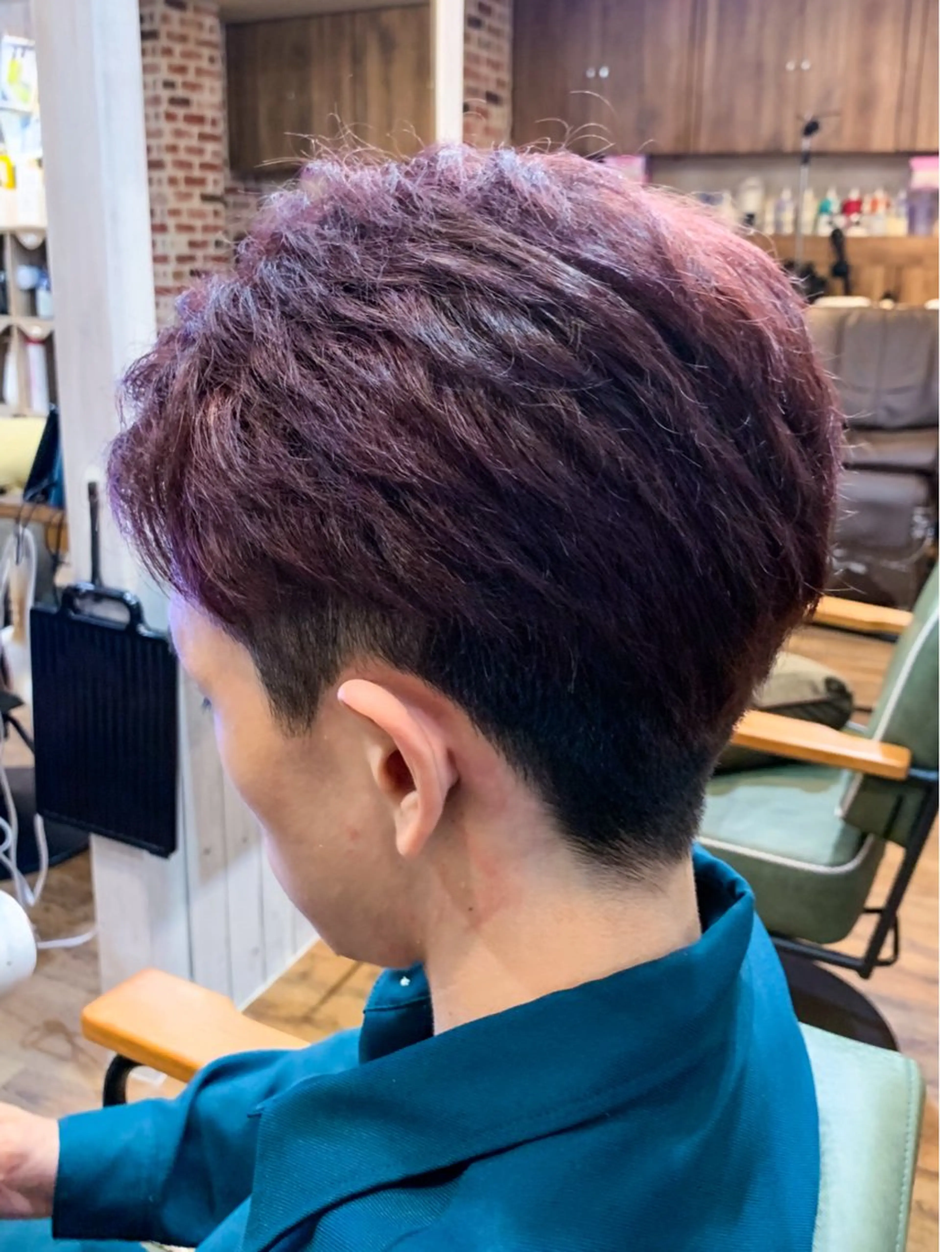ショート カラー レッドカラー バイオレットカラー affect 上大岡所属・《ブリーチカラー / 縮毛矯正》坂本爽のヘアスタイル
