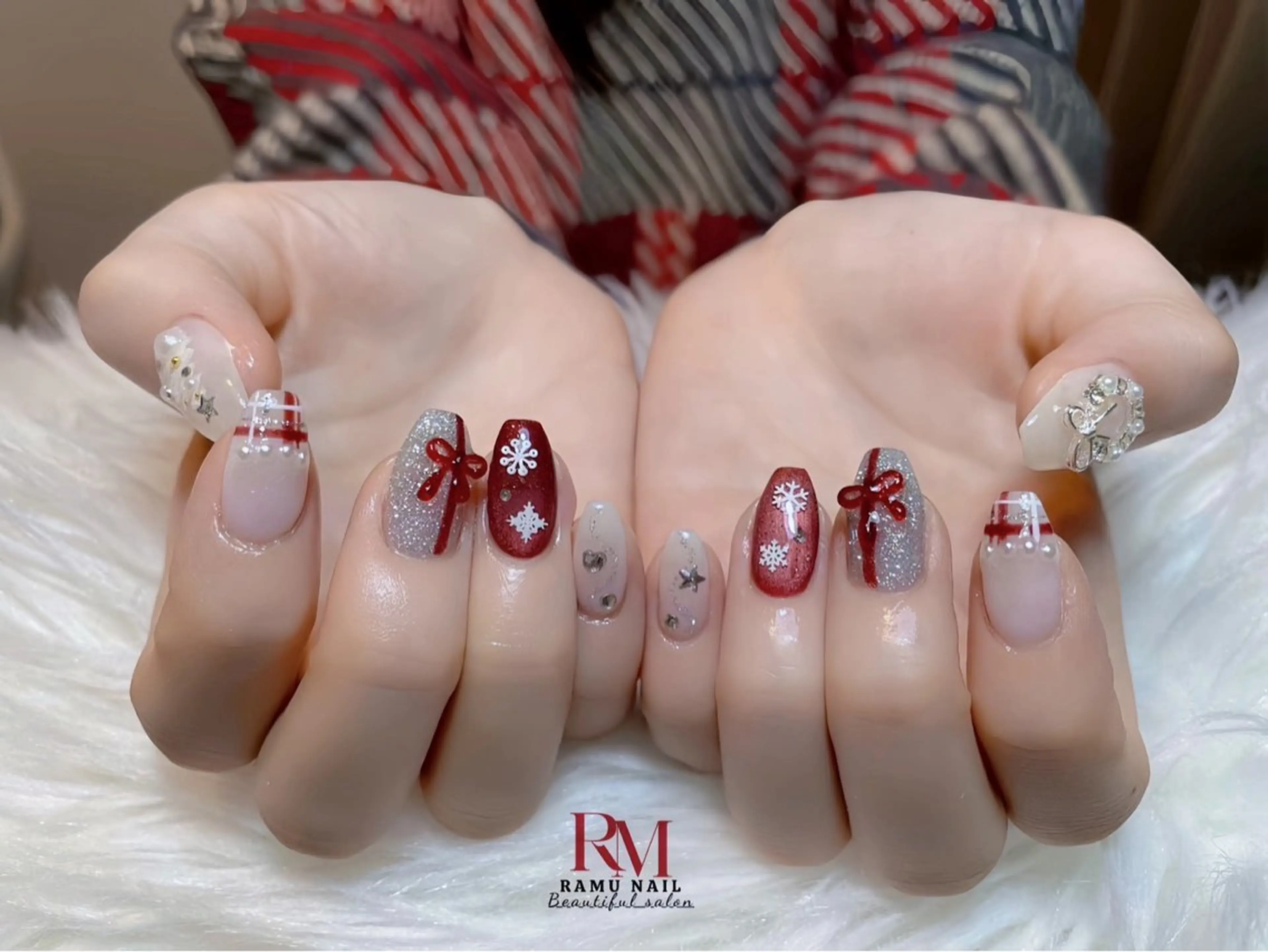 ネイル キラキラネイル マグネットネイル ミラーネイル ワンホンネイル 冬ネイル ハンドネイル RAMU Nail 恵比寿店のネイルデザイン