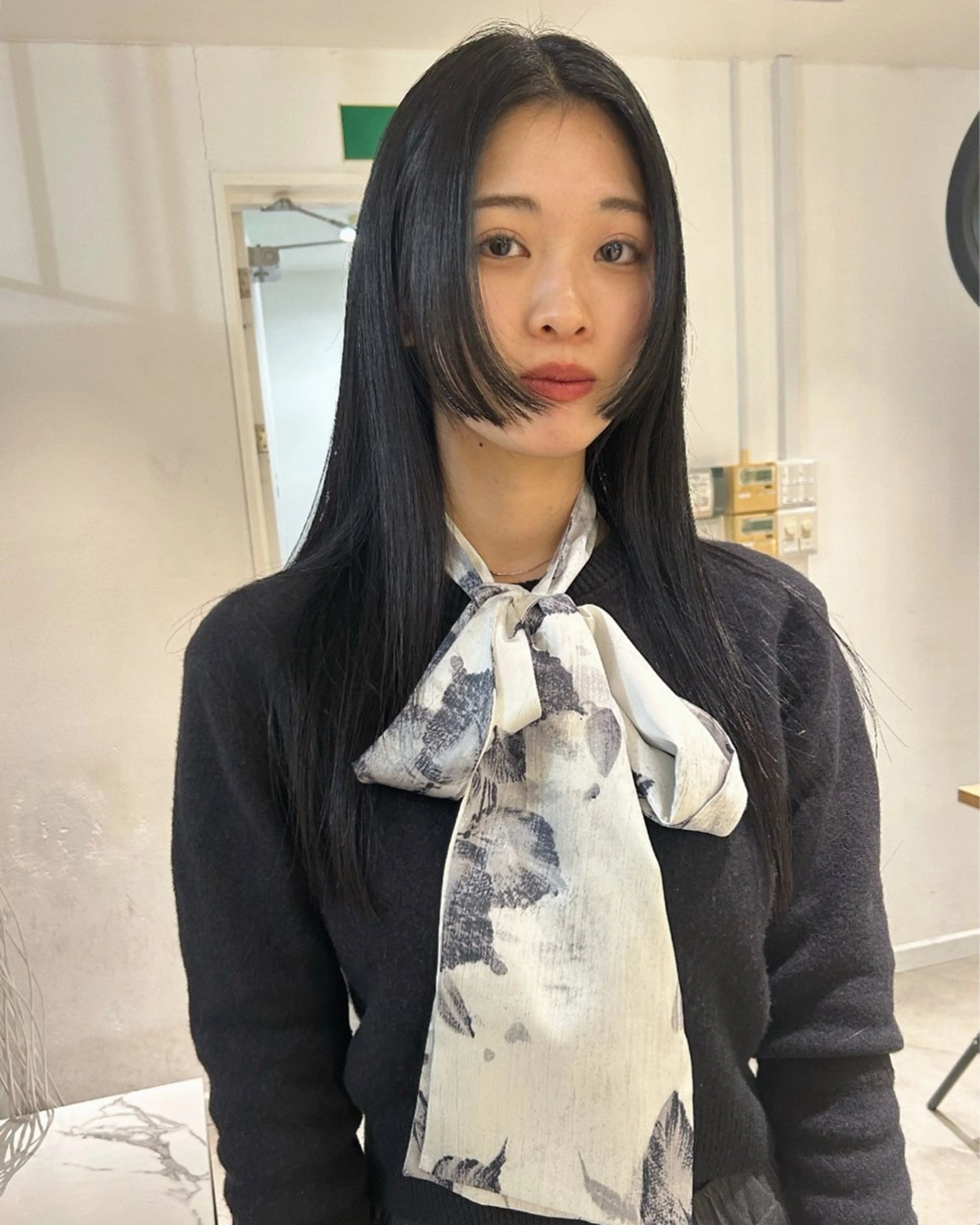ロング カラー レイヤーカット ロング サイドバング カット ヘアカラー トリートメント Loom.所属・村上雅人 ナチュラルモードのヘアスタイル
