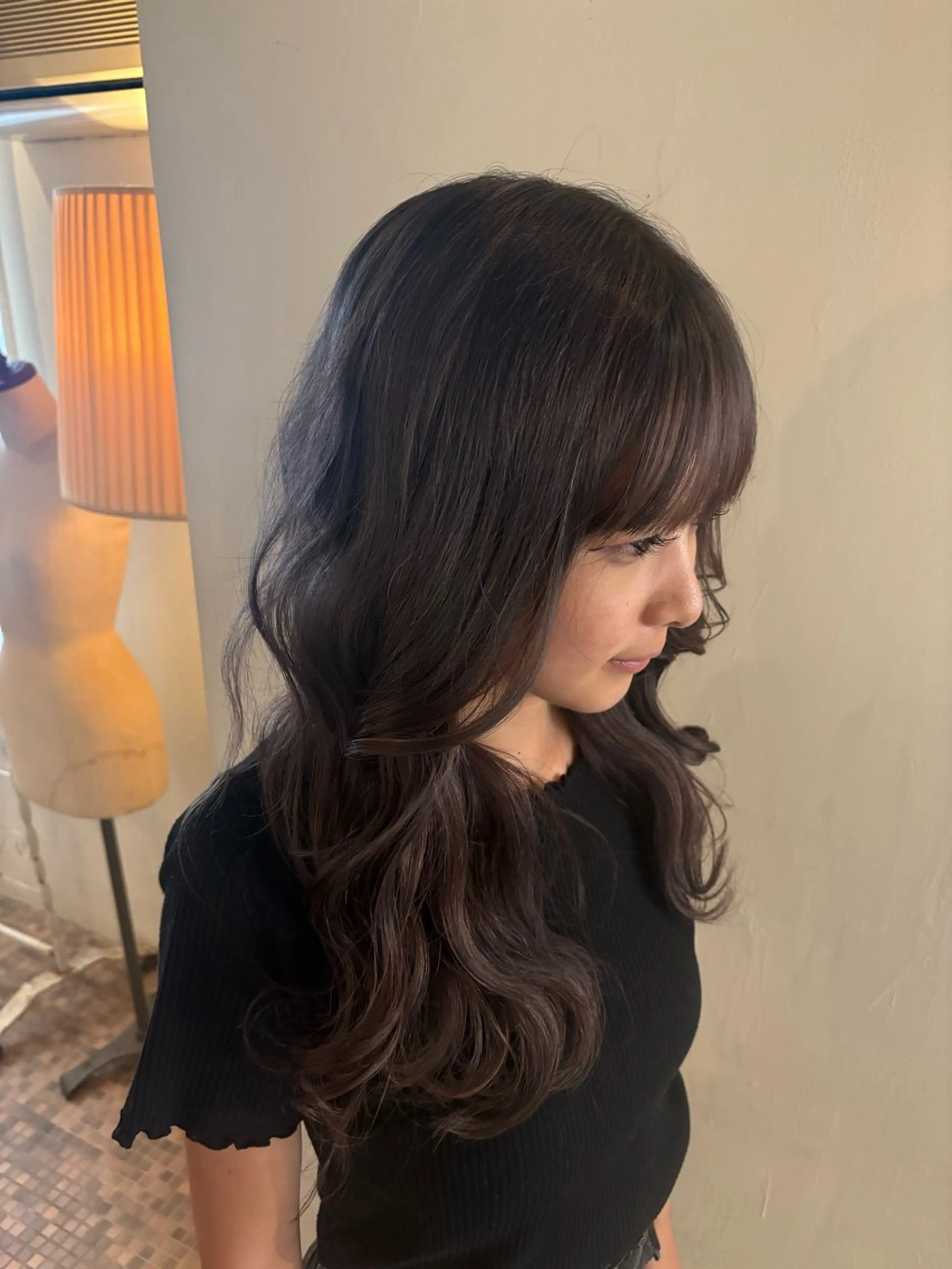 カラー 関 明日花のヘアスタイル