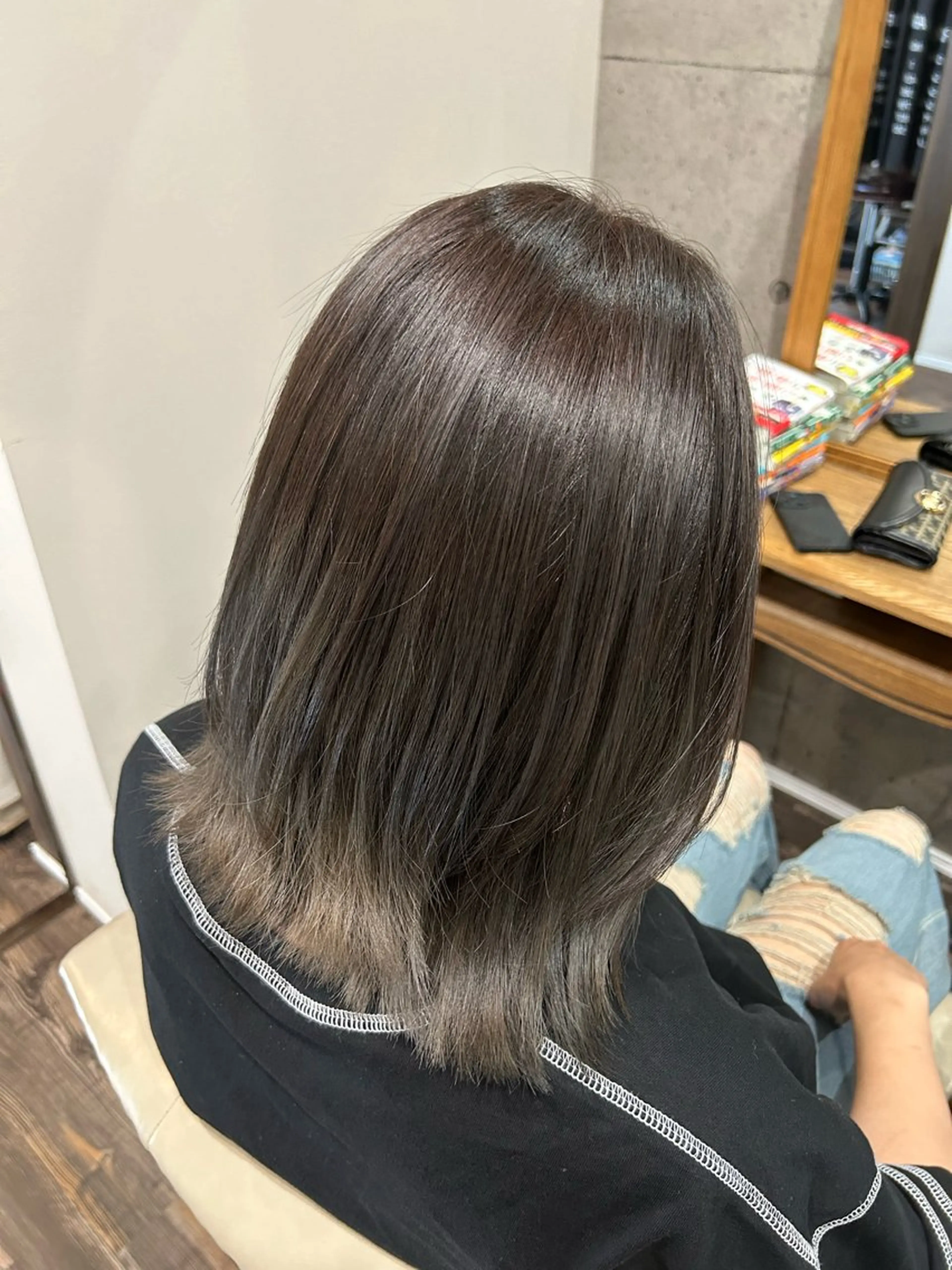 カラー グレージュ 今野 詩音のヘアスタイル
