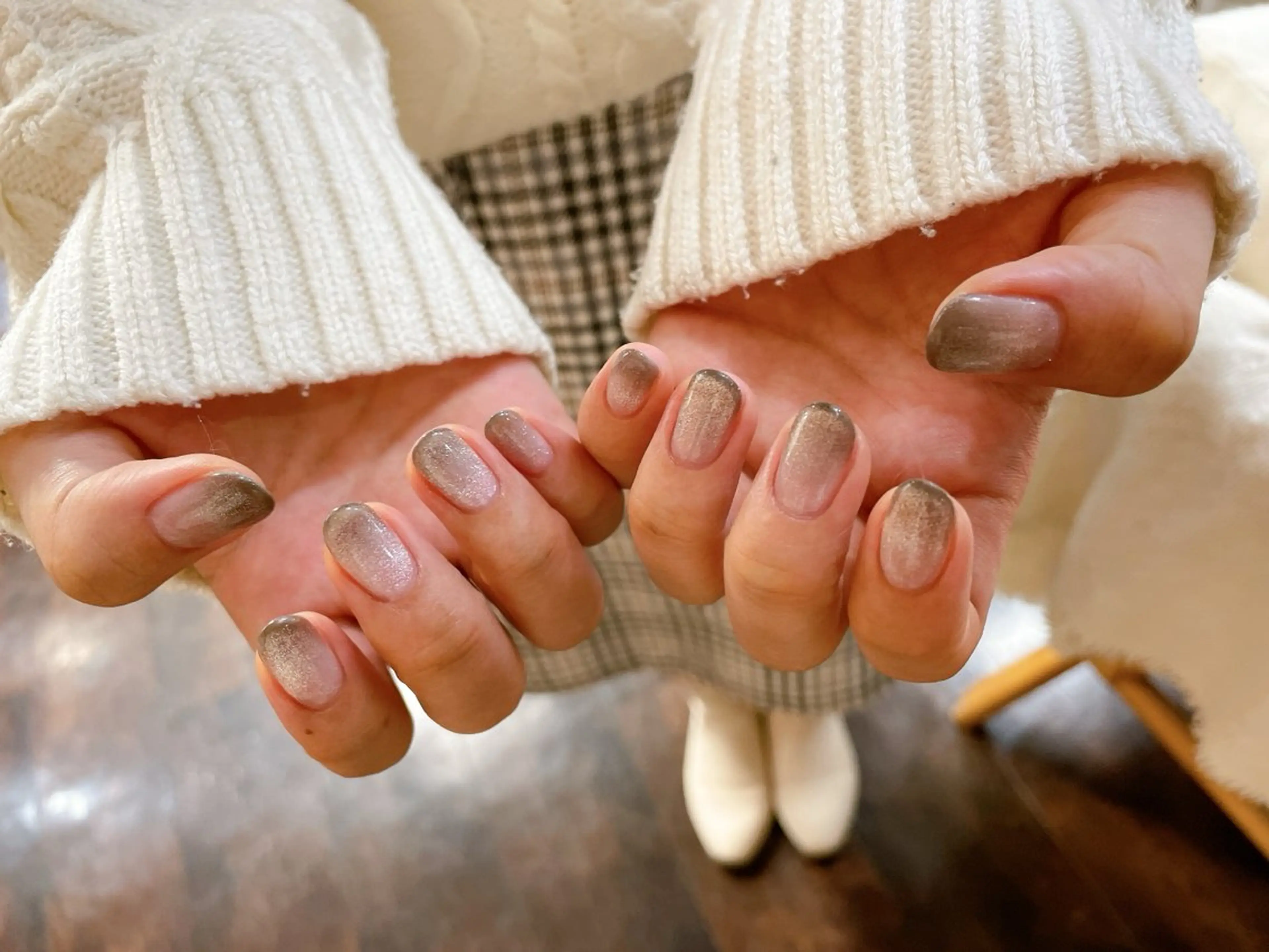 ネイル オーロラネイル フラワーネイル ジェルネイル ハート マグネットネイル nailroom  OHANA所属・nailroom OHANA🌴のネイルデザイン