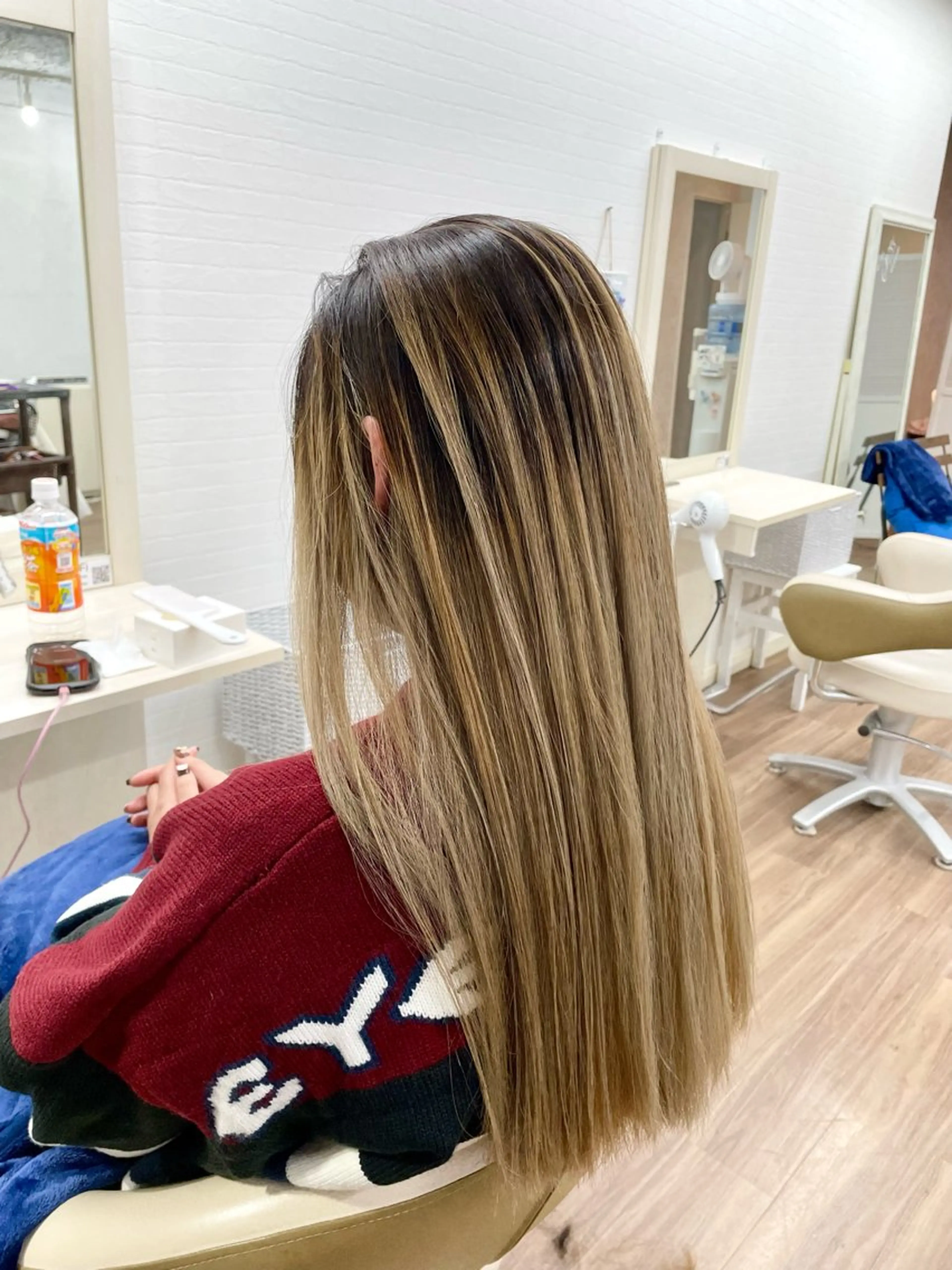 ロング カラー バレイヤージュ ハイライトカラー ハイライト レイヤーカット GLOSS♡ ヤマガミコウジのヘアスタイル