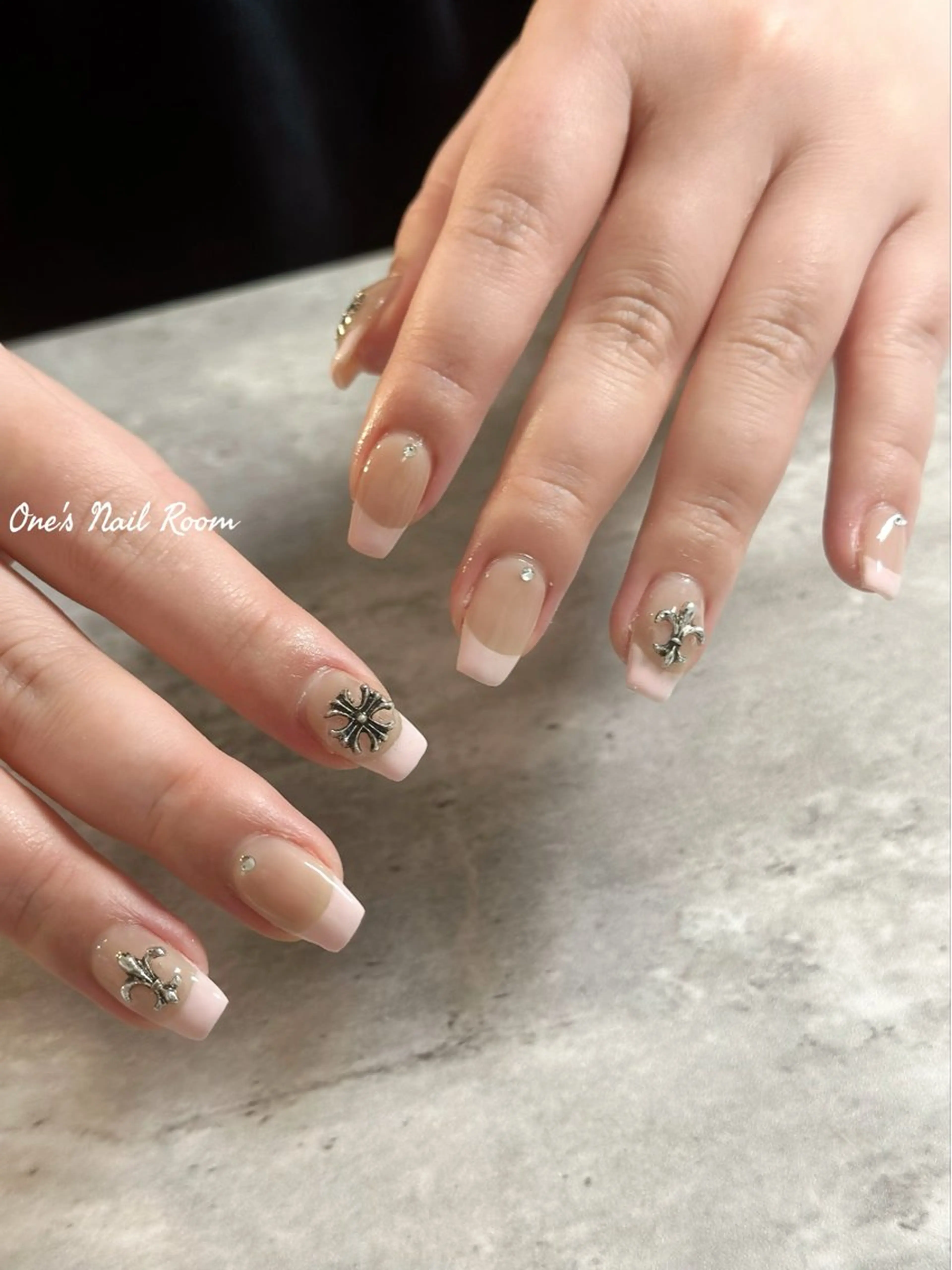 ネイル ハンドネイル One's Nail Roomのネイルデザイン