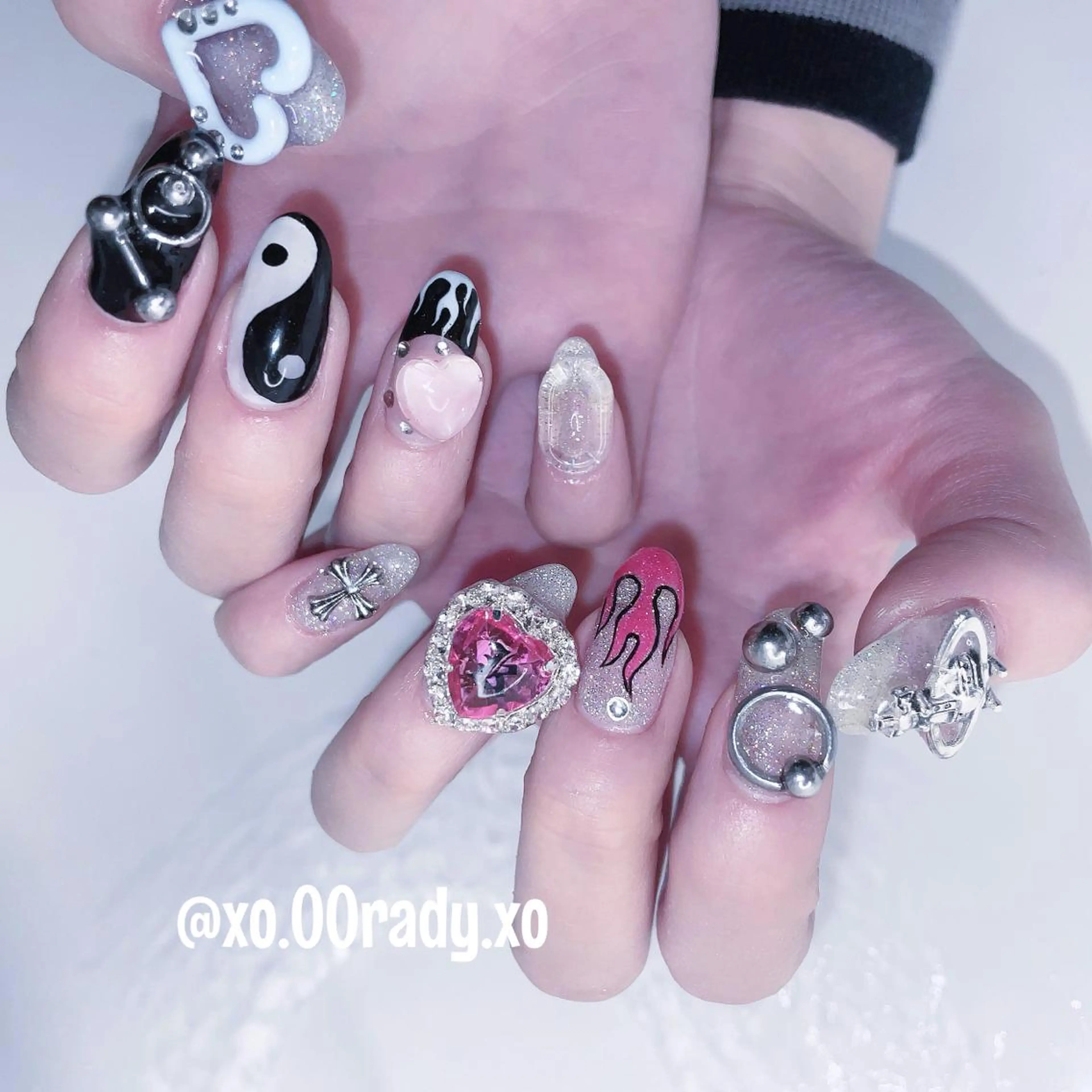 ミディアム カラー パーマ メンズ キッズ ネイル マツエク・マツパ アイブロウ ハンドネイル ⛓Miyu ⛓のネイルデザイン