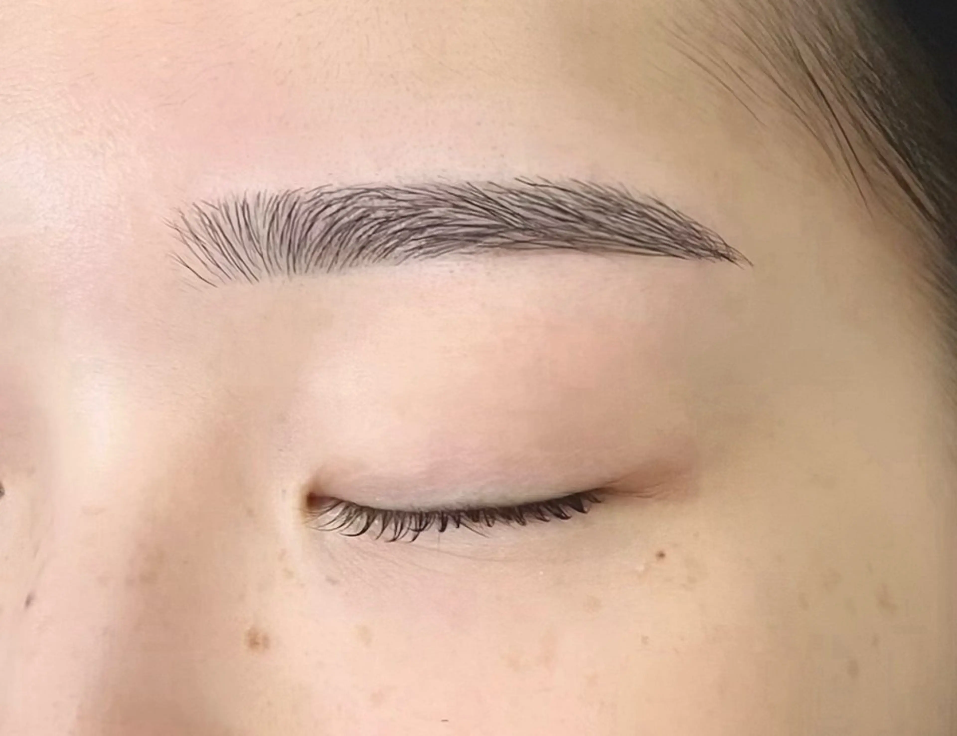 【平日限定】アイブロウWAXスタイリング（間引き、メイク仕上げ）の写真