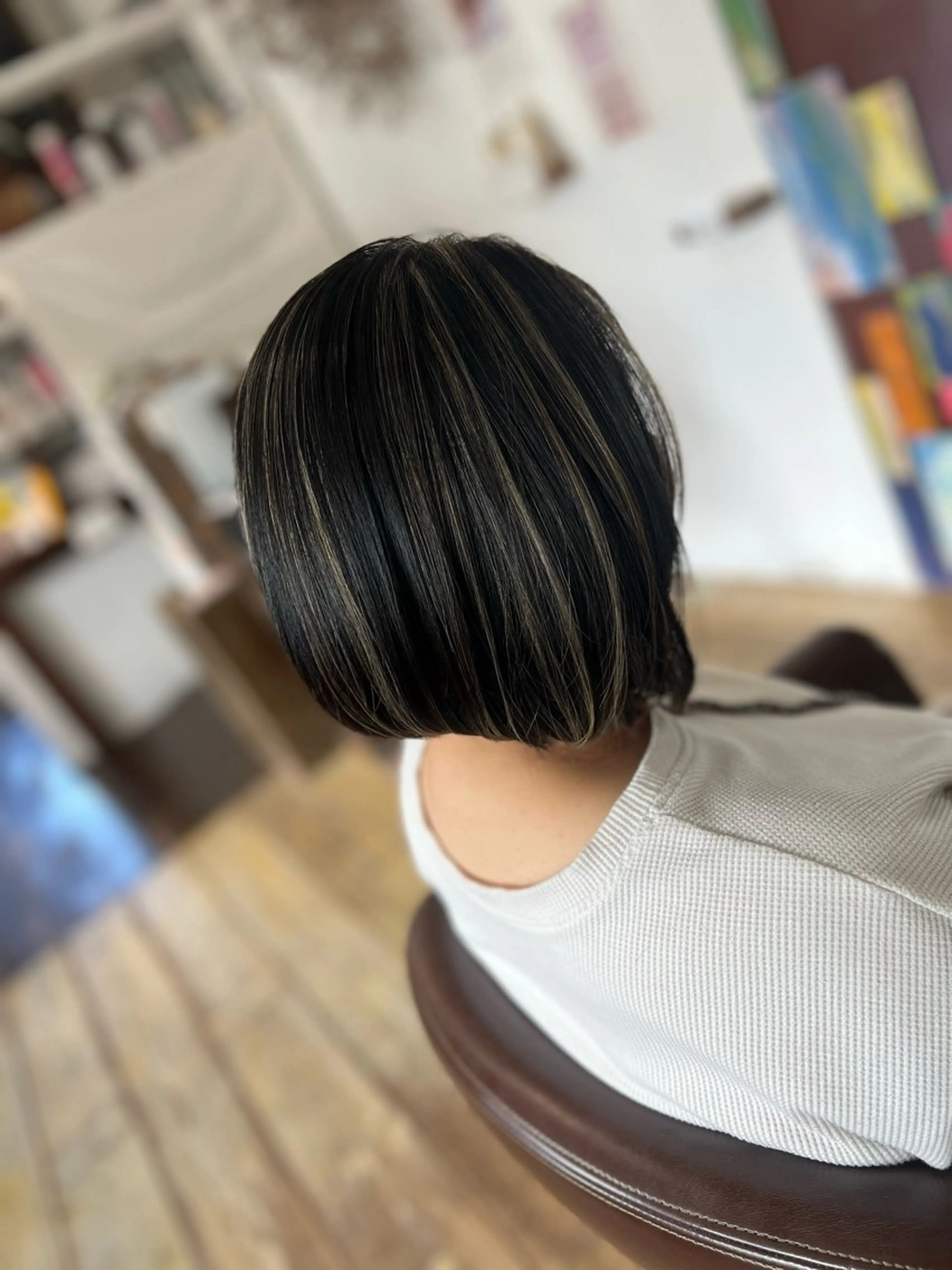 ミディアム カラー アッシュ ベージュカラー ハイライトカラー ボブ ハイライト ヘアカラー トリートメント Style Tのヘアスタイル