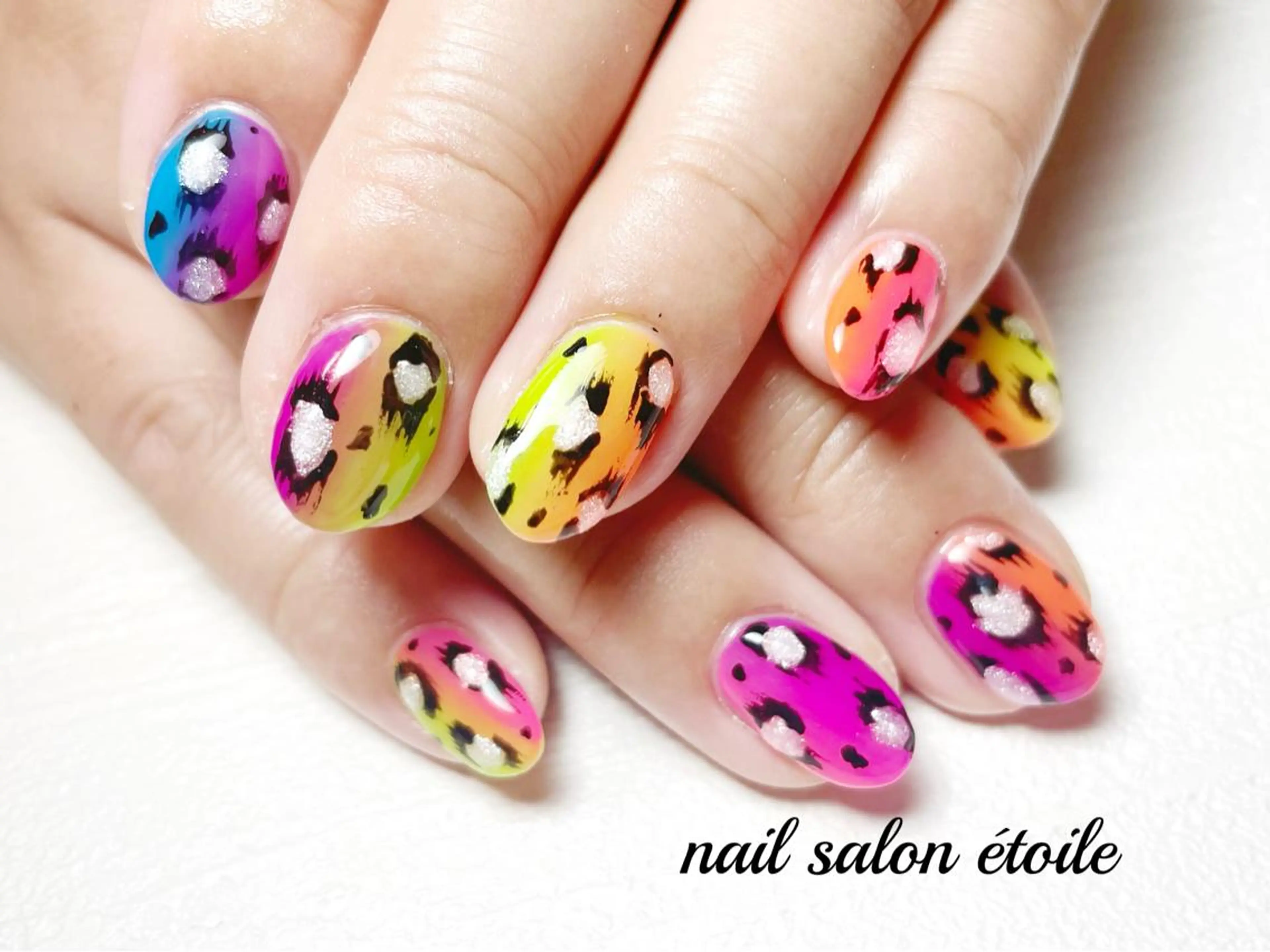 ネイル アニマル柄 アートネイル ジェルネイル グラデーション ハンドネイル nail salon étoileのネイルデザイン