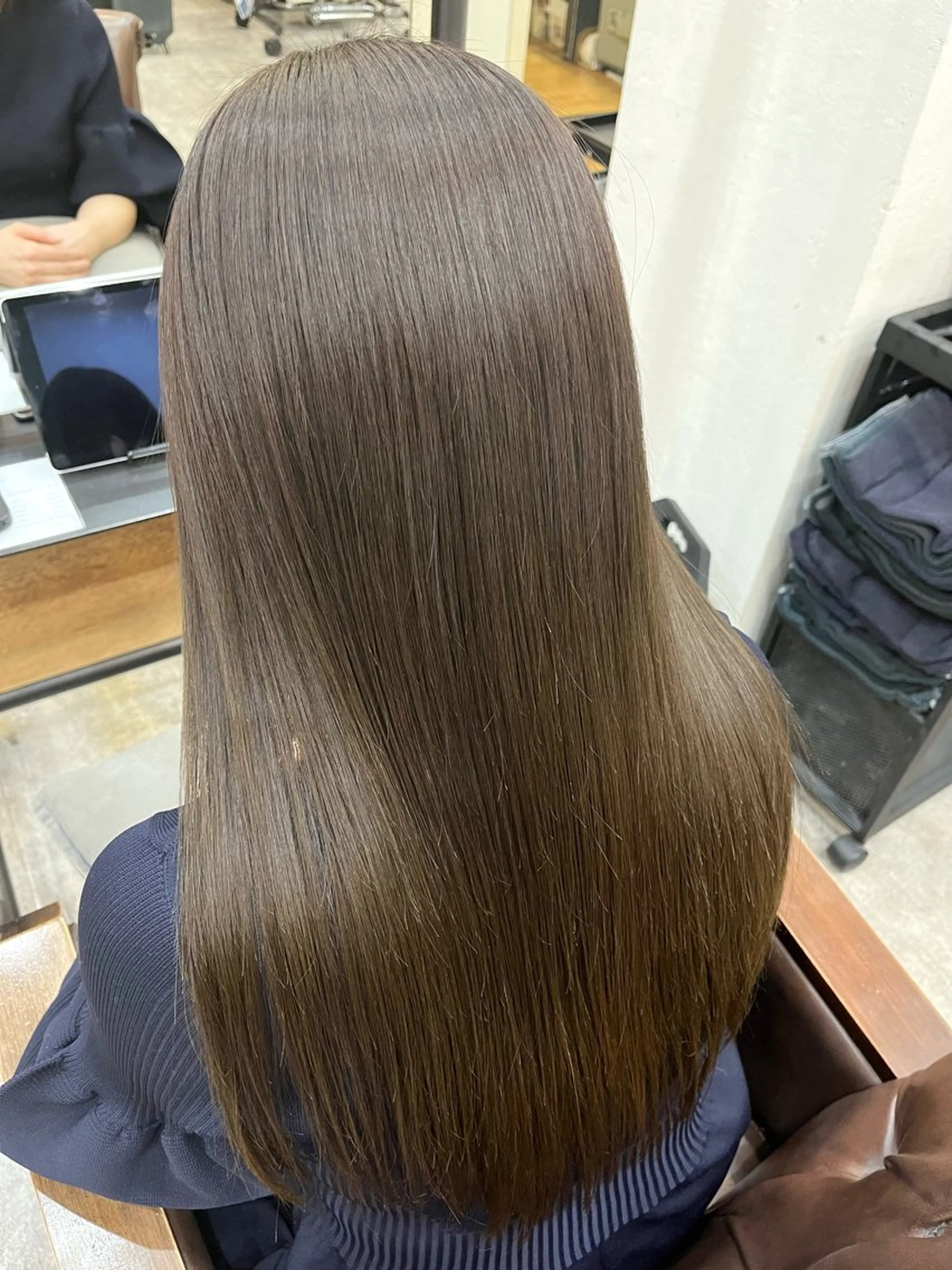 ロング カラー カット ヘアカラー トリートメント 艶髪矯正/髪質改善 カイトのヘアスタイル