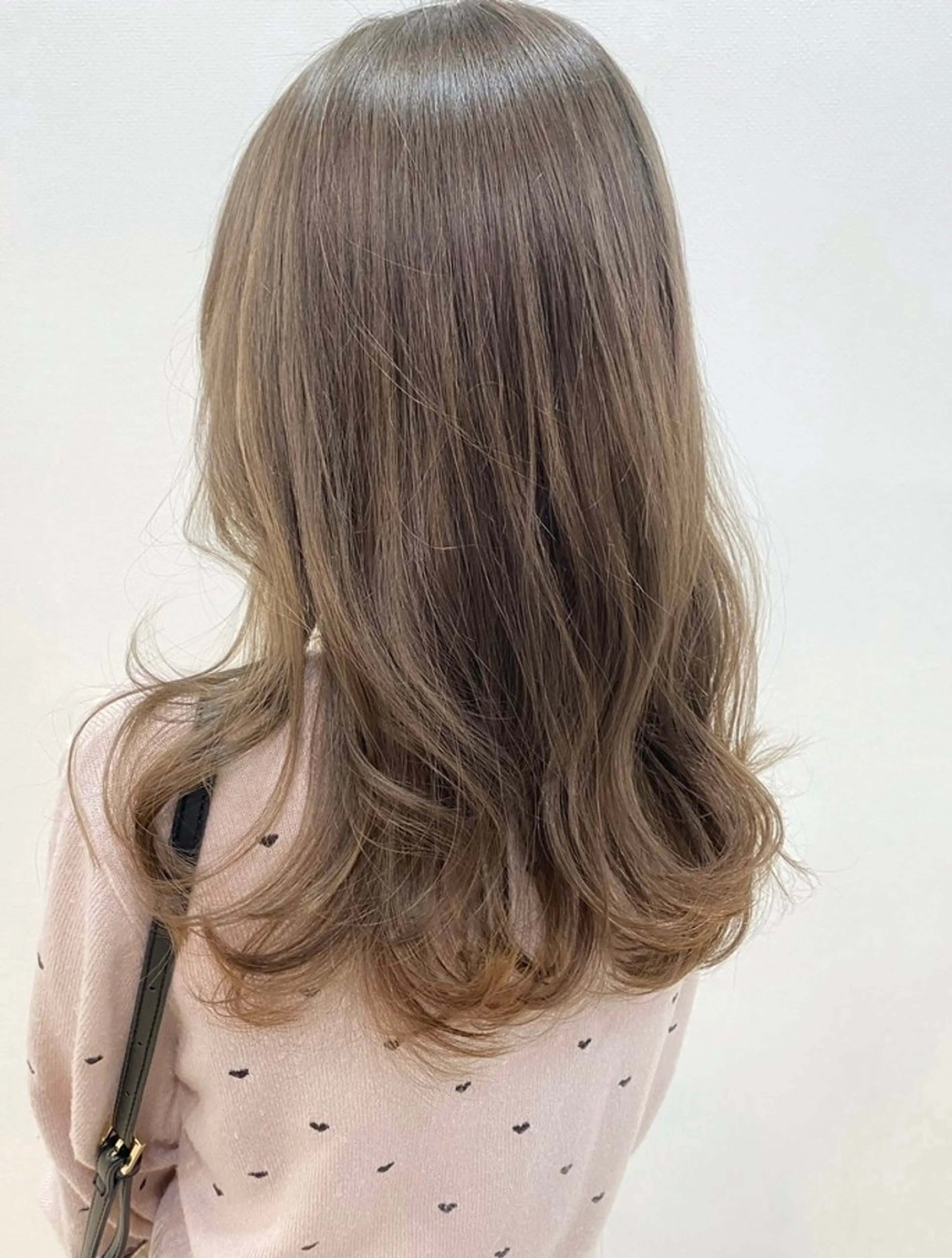 ロング カラー ベージュカラー ヘアカラー トリートメント erika /韓国ヘアのヘアスタイル