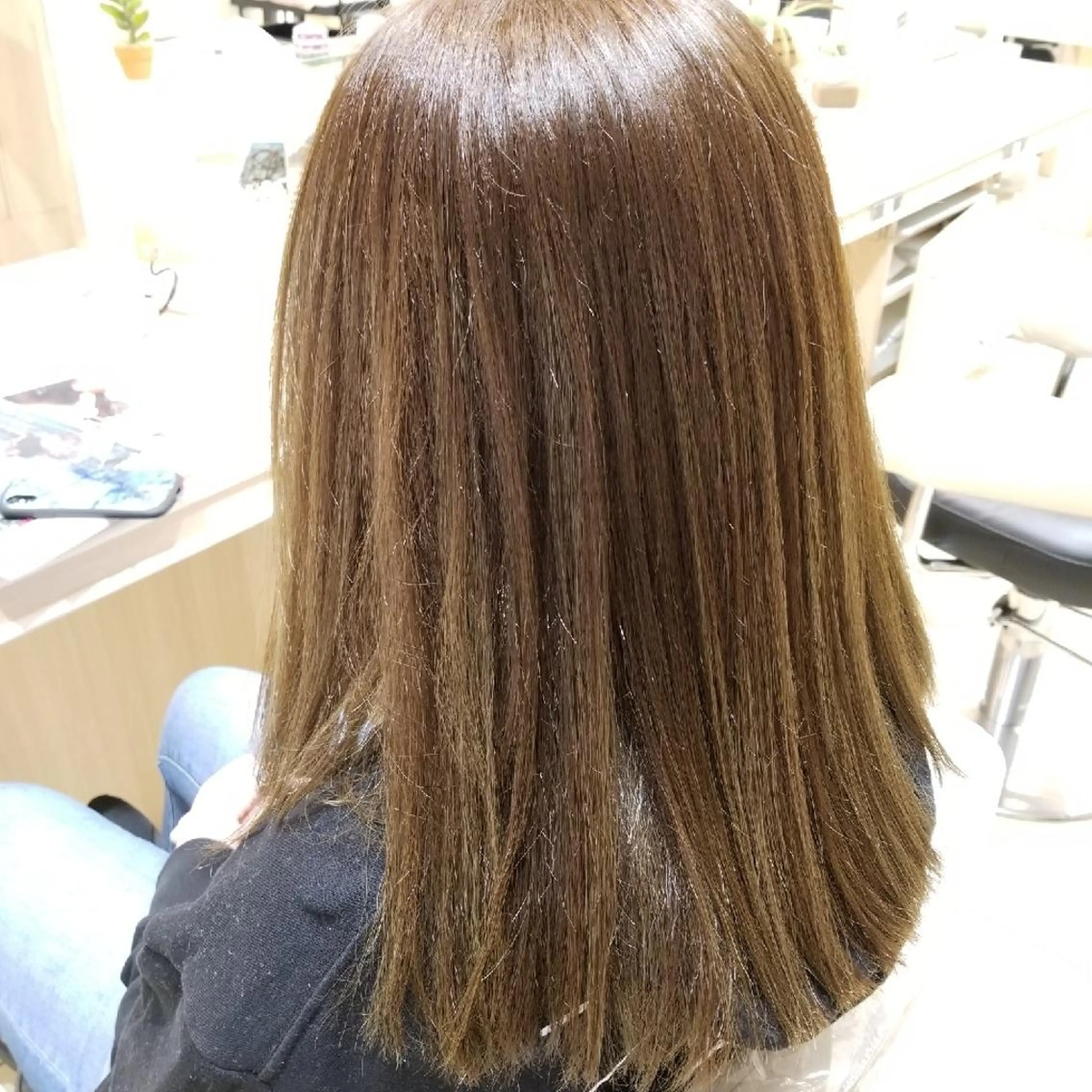 セミロング カラー ヘアカラー 山内 佐江子のヘアスタイル