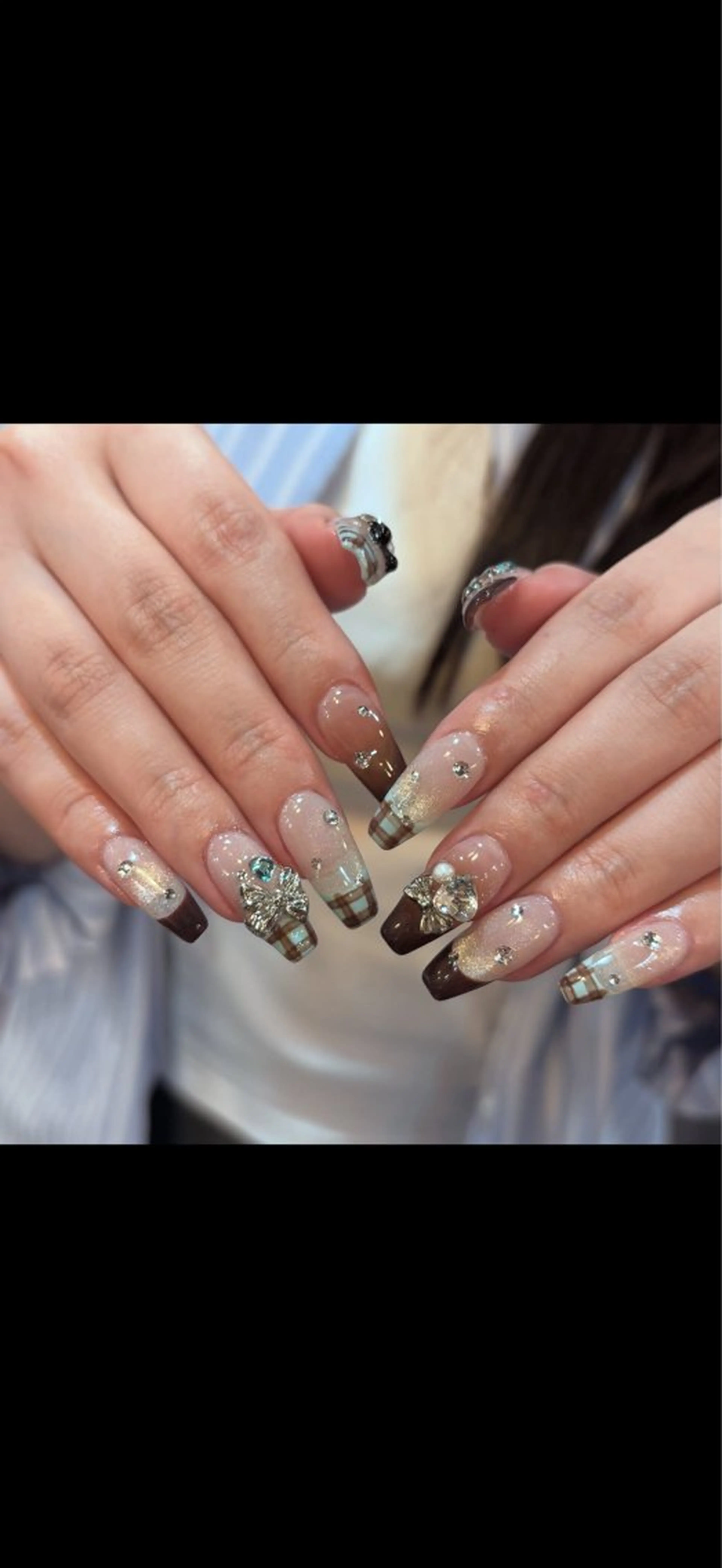 ネイル ボルドー ブラウン チークネイル ドット フットネイル ハンドネイル ハンドケア yurinail所属・yuri nail 高田馬場のネイルデザイン