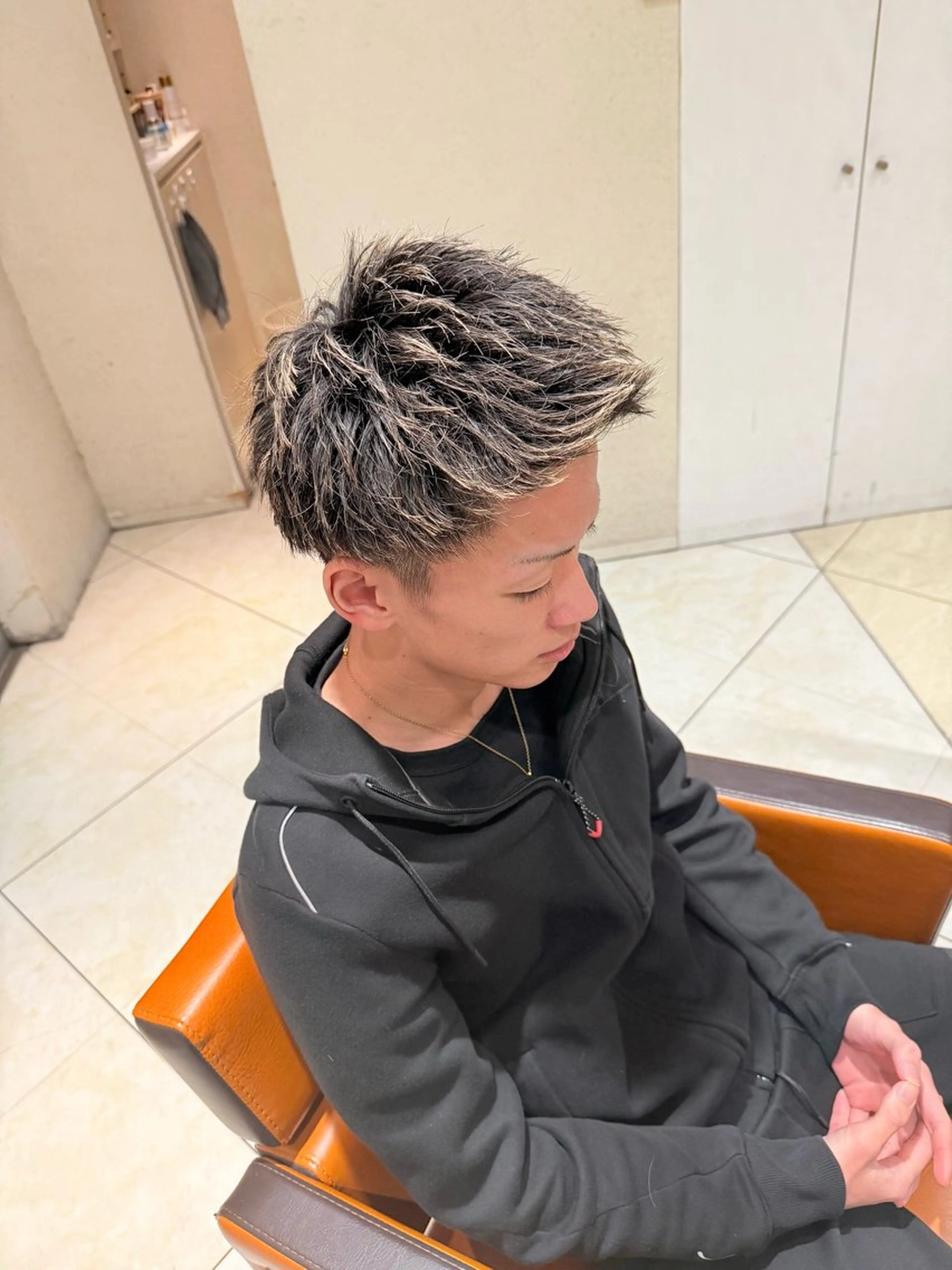 ショート メンズ モヒカン カット 山中 翔平のヘアスタイル