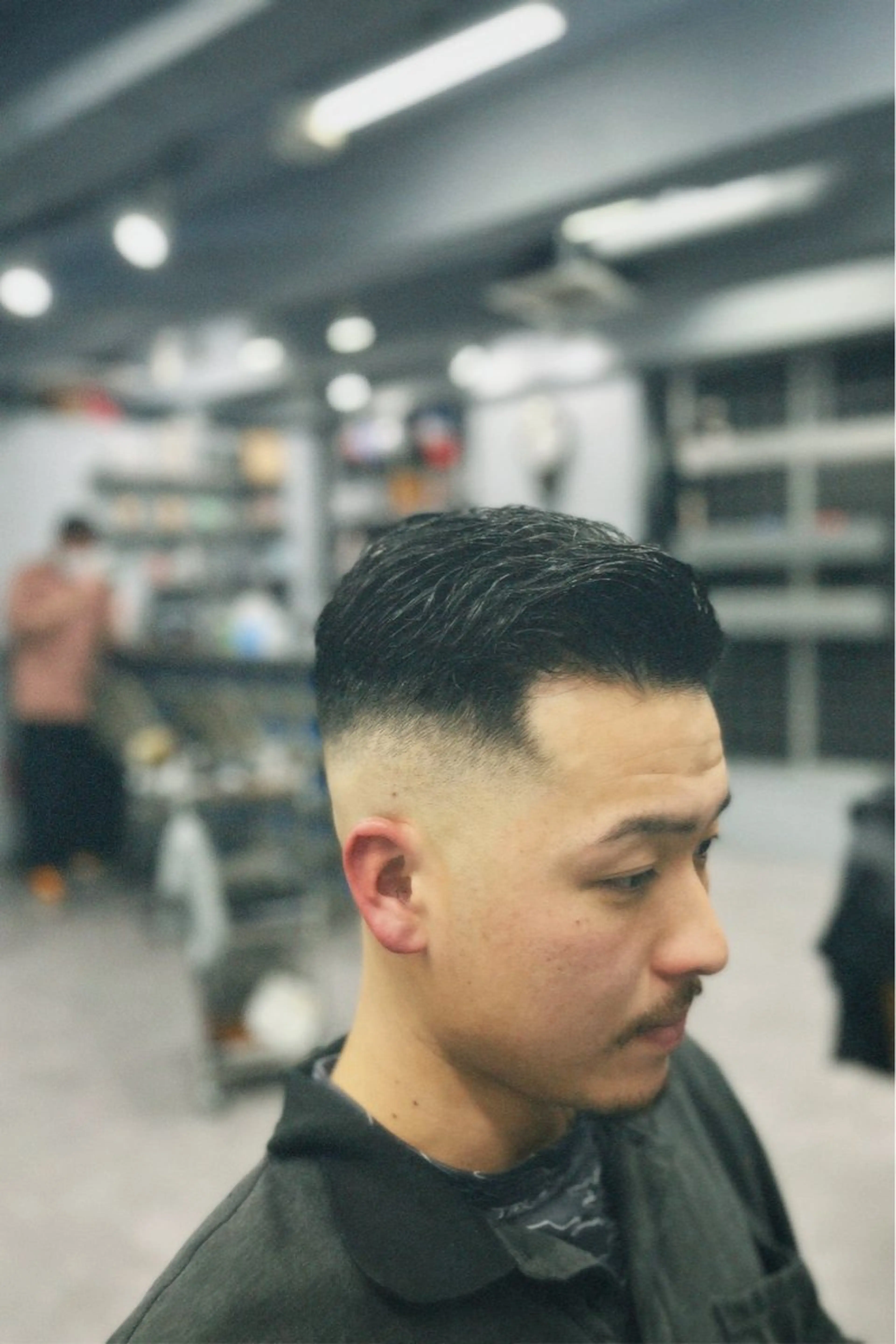 ショート メンズ センターパート フェードカット マッシュ メンズパーマ メンズツイストパーマ icon Blue所属・池袋メンズパーマ フェード純平のヘアスタイル