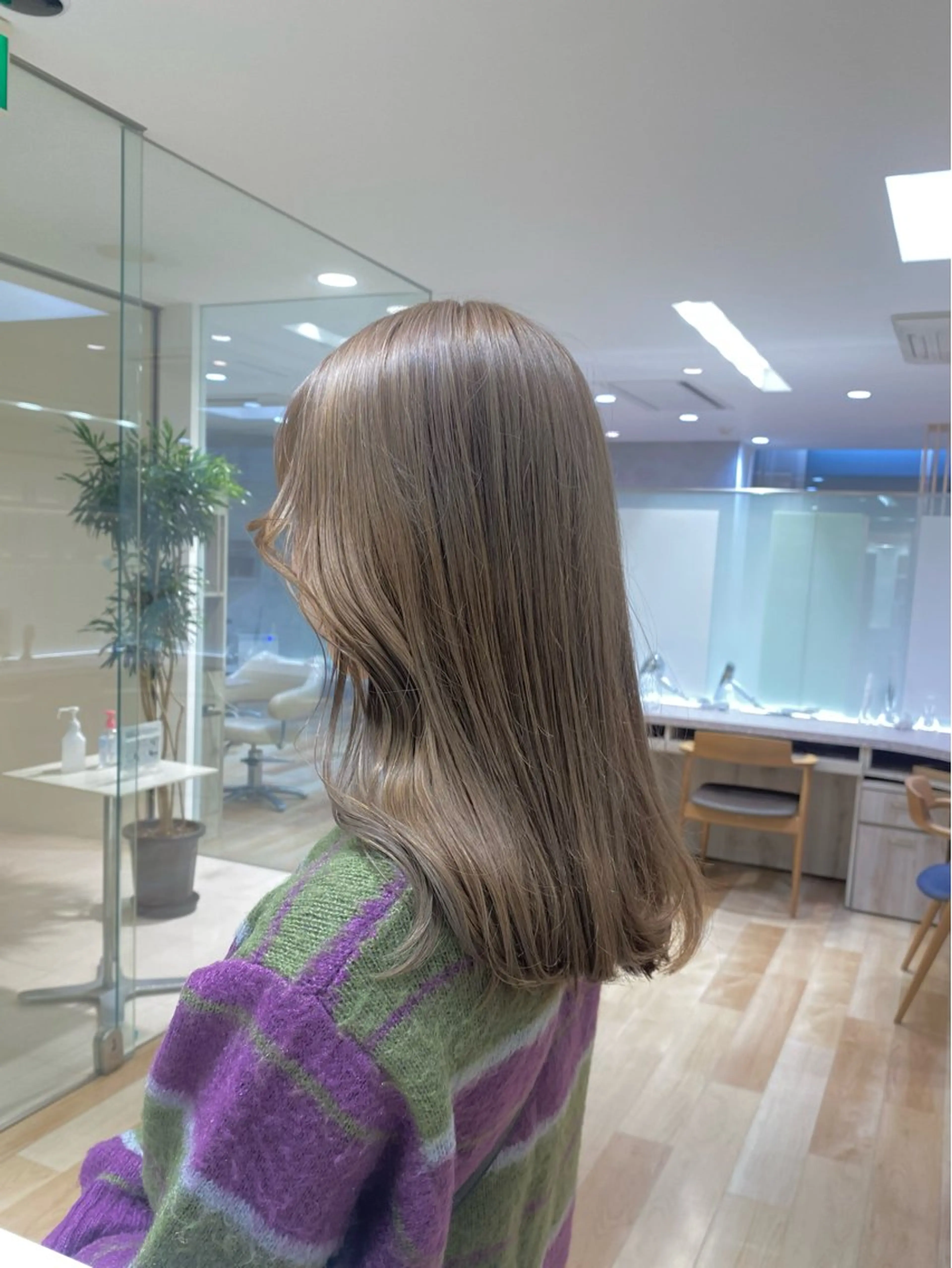 カラー ブリーチ カット ヘアカラー トリートメント 松永 わかなのヘアスタイル