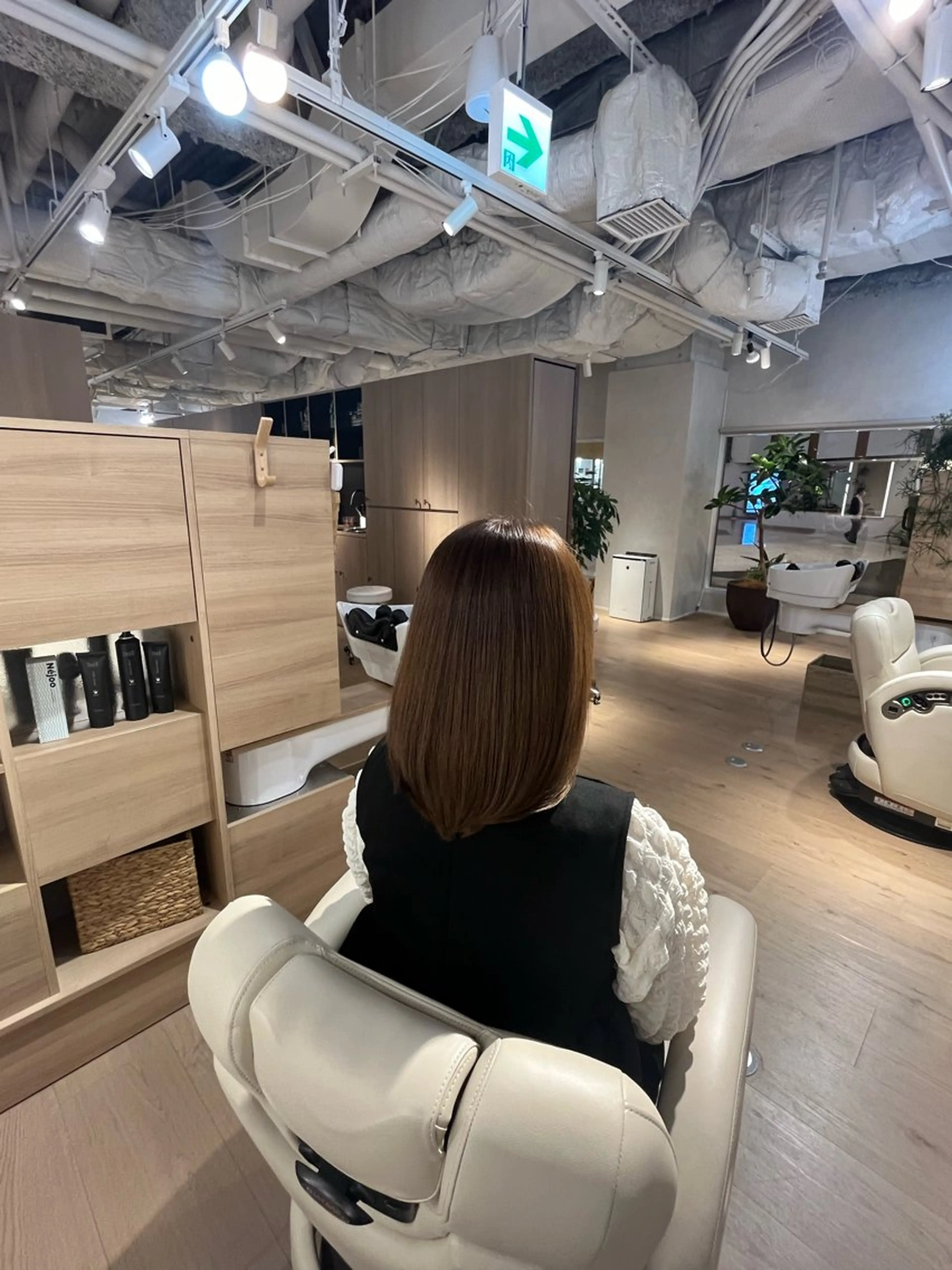 ミディアム カラー ベージュカラー ミルクティーベージュ 大西 愛梨のヘアスタイル