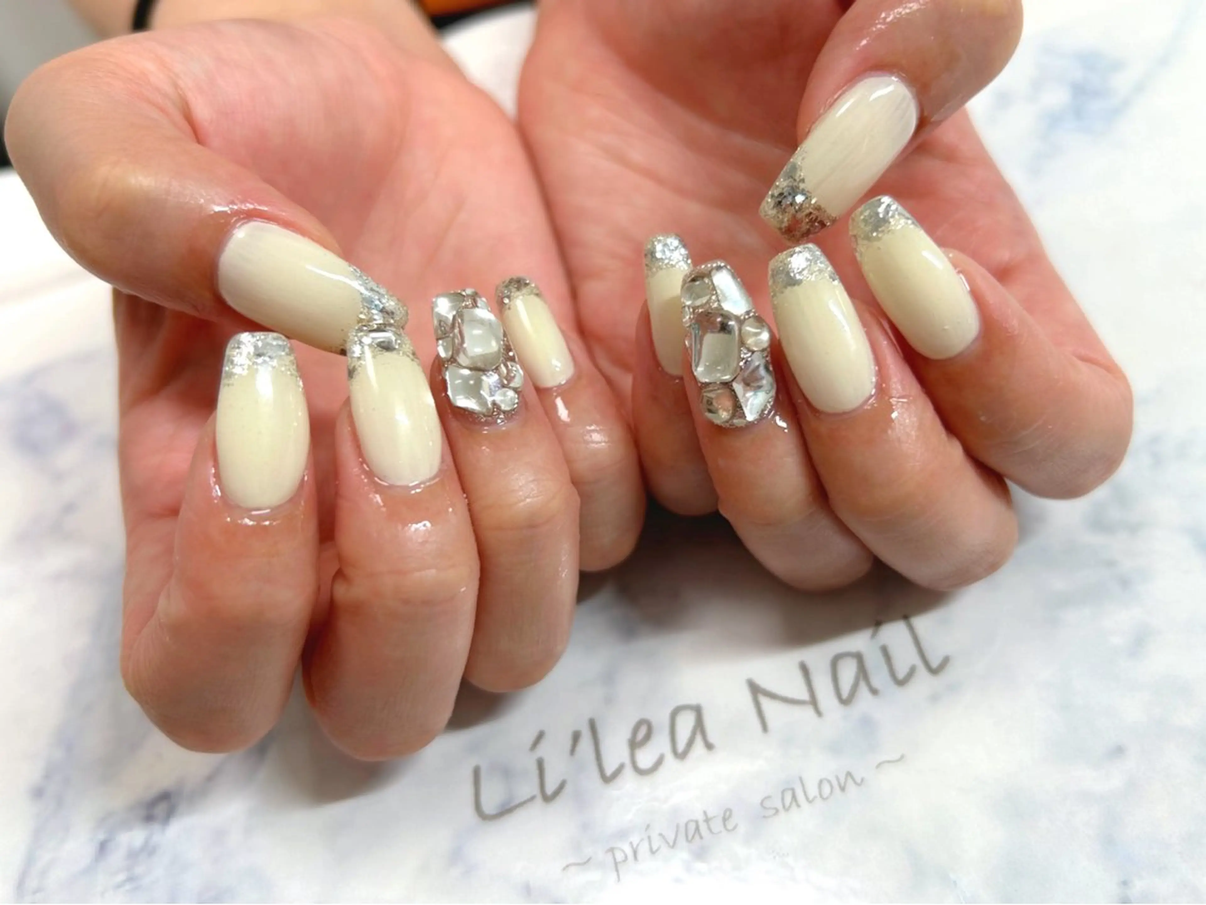 ネイル Li'leaNail AINAのネイルデザイン