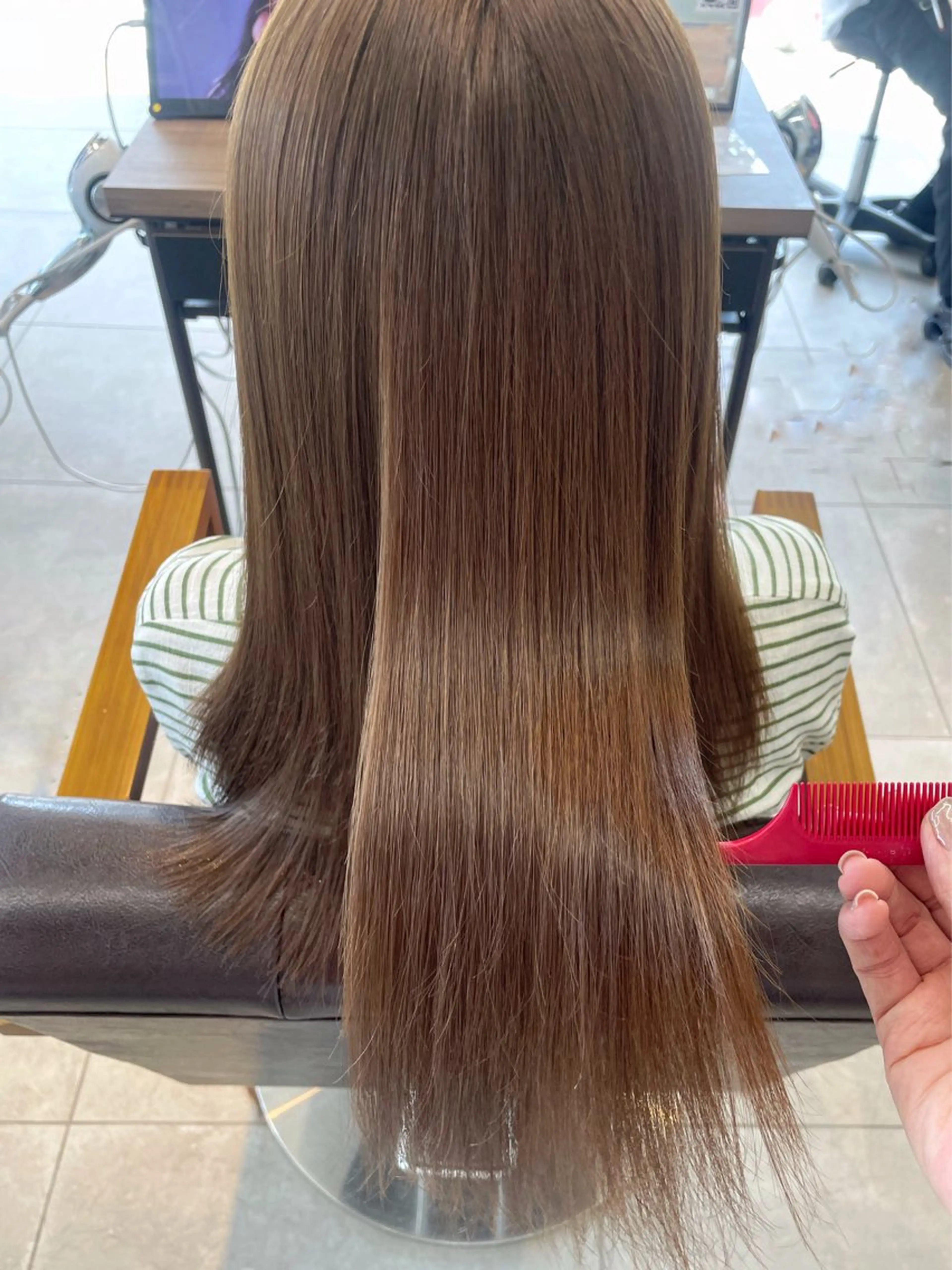 ロング 酸性ストレート カット 縮毛矯正 レイヤー/髪質改善カ ラ-🤍津田奈々美‎のヘアスタイル