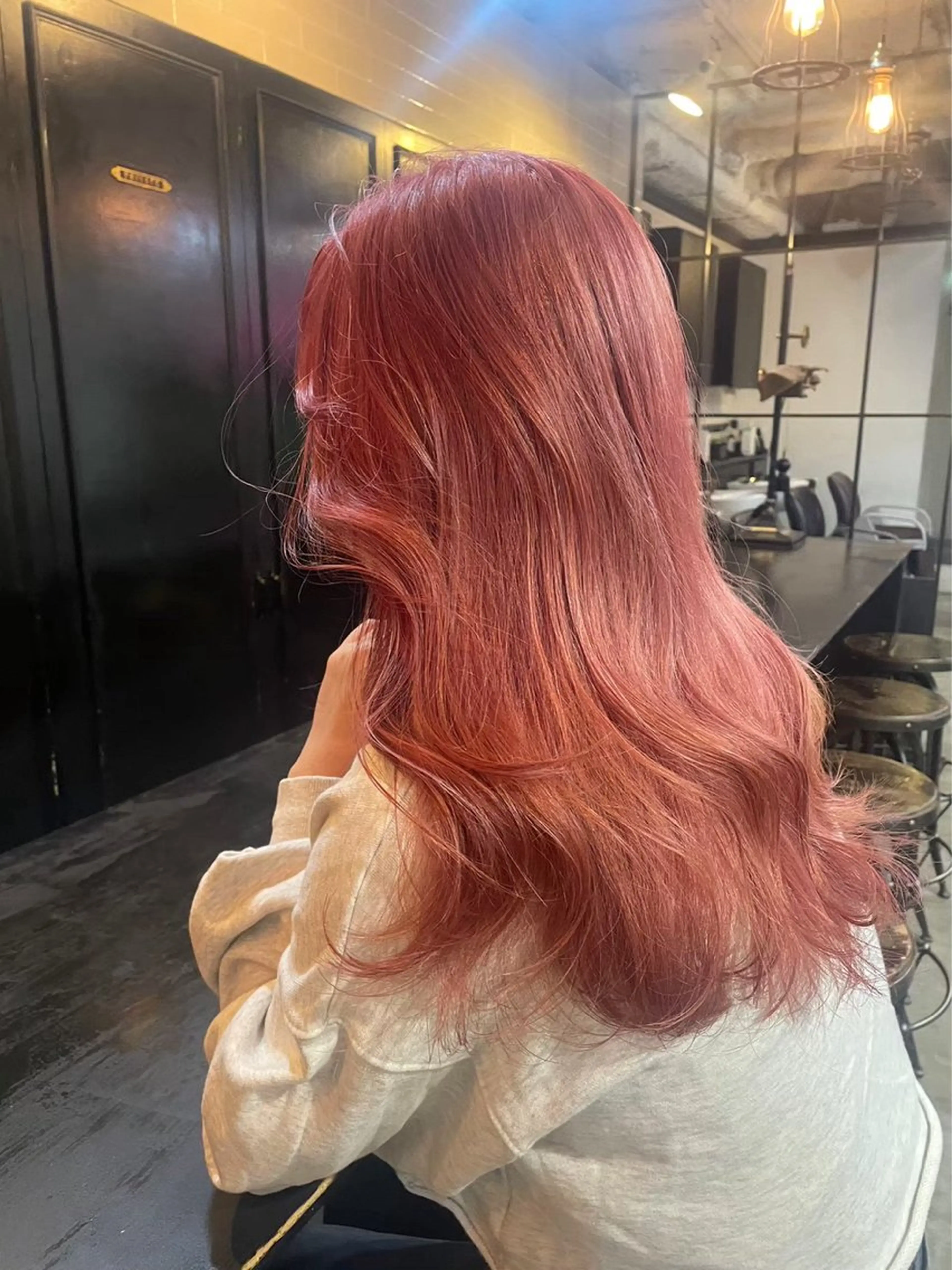 ロング カラー ヘアアレンジ ピンクカラー レッドカラー ヘアカラー トリートメント ヘッドスパ ヘアセット 🫧透明感／艶カラー 🫧Ryuseiのヘアスタイル