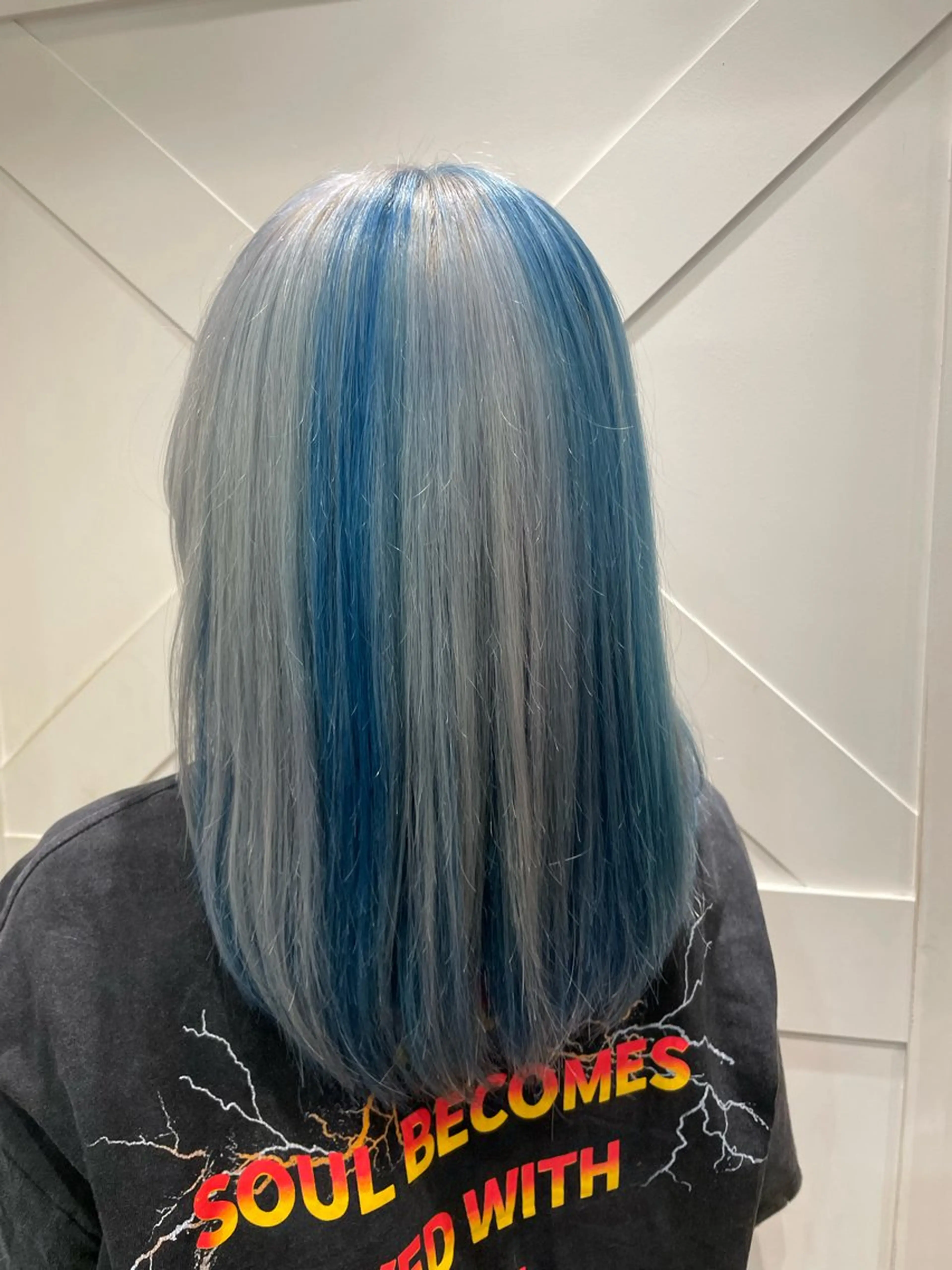 ミディアム カラー ヘアメ☯️派手髪 ☯️ルカのヘアスタイル