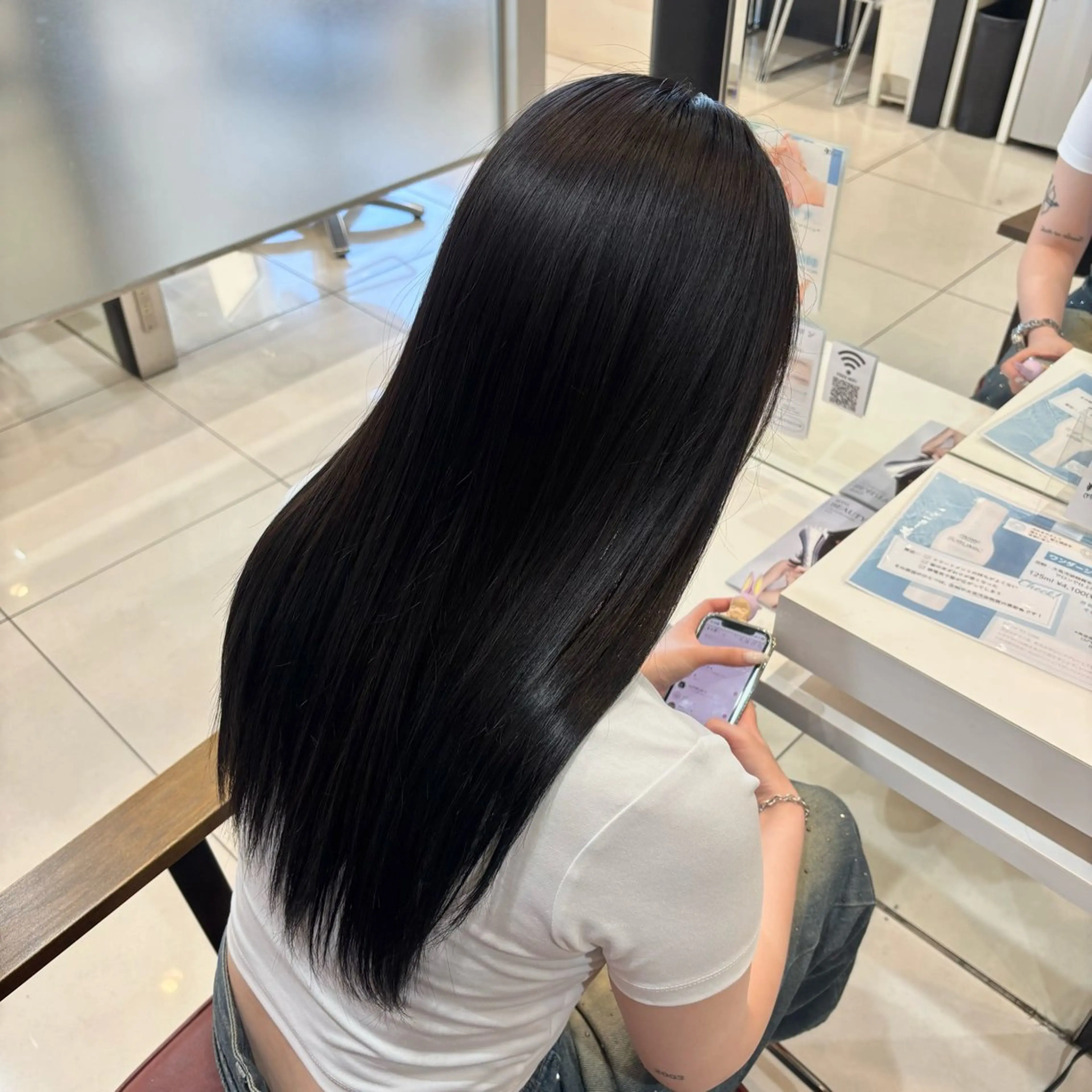 ロング カラー 黒髪 透明感カラー 佐川 玲奈のヘアスタイル