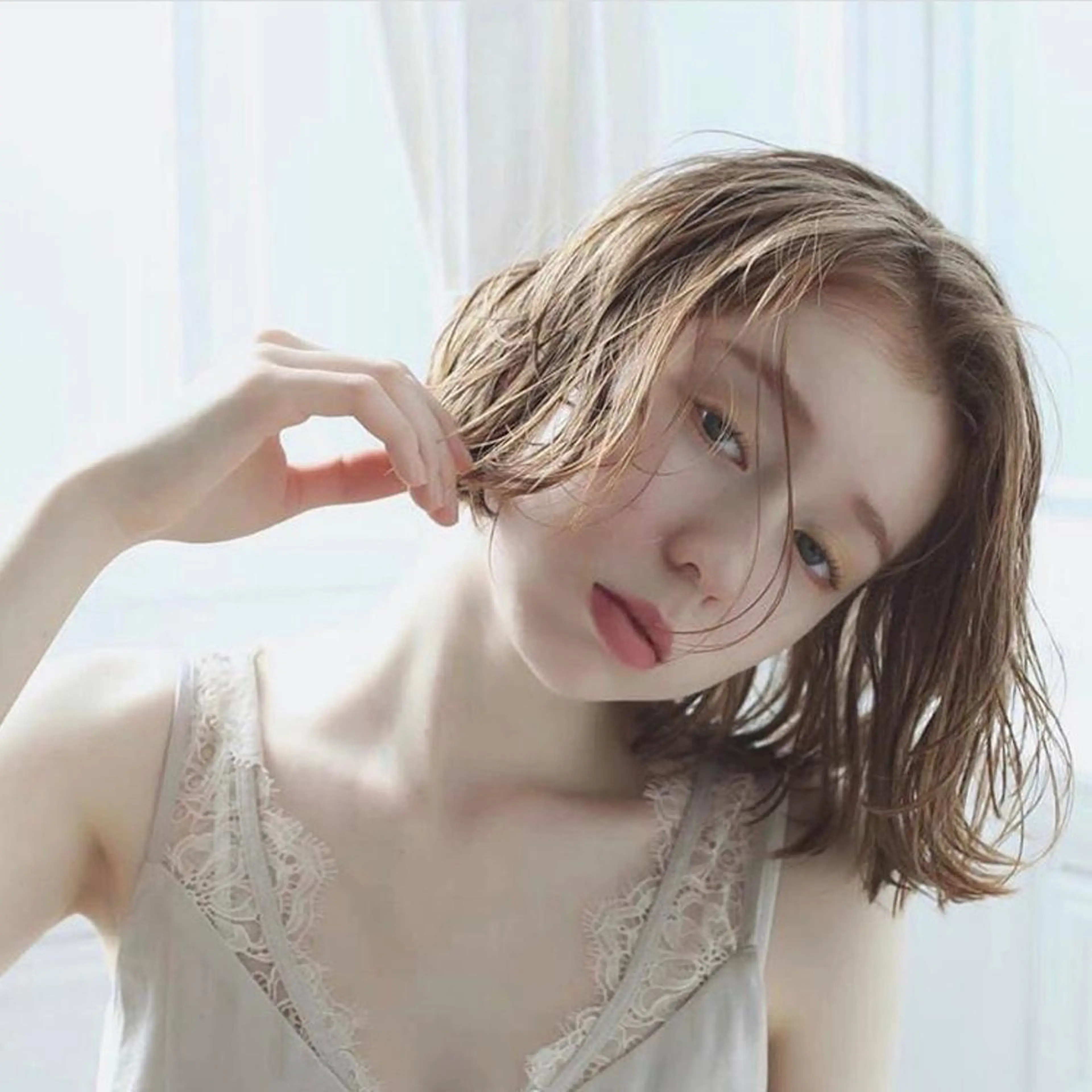 セミロング カラー パーマ ヘアアレンジ アッシュ ベージュカラー 透明感カラー デザインカラー イヤリングカラー 髪質改善🫧ベージュ 椙山 響のヘアスタイル