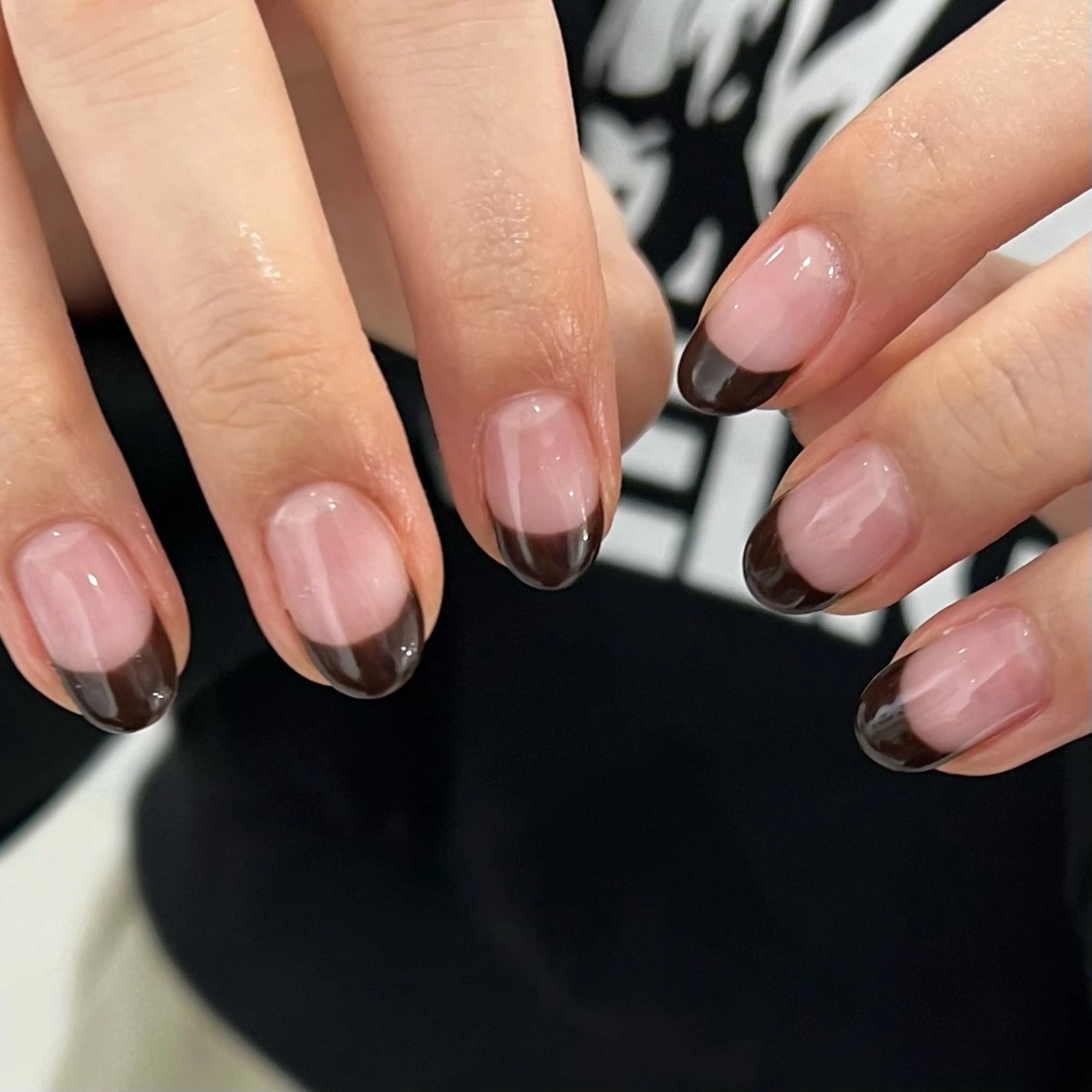 ネイル ブラウン ハンドネイル nue nail salon 代々木店所属・yokozawa sakiのネイルデザイン