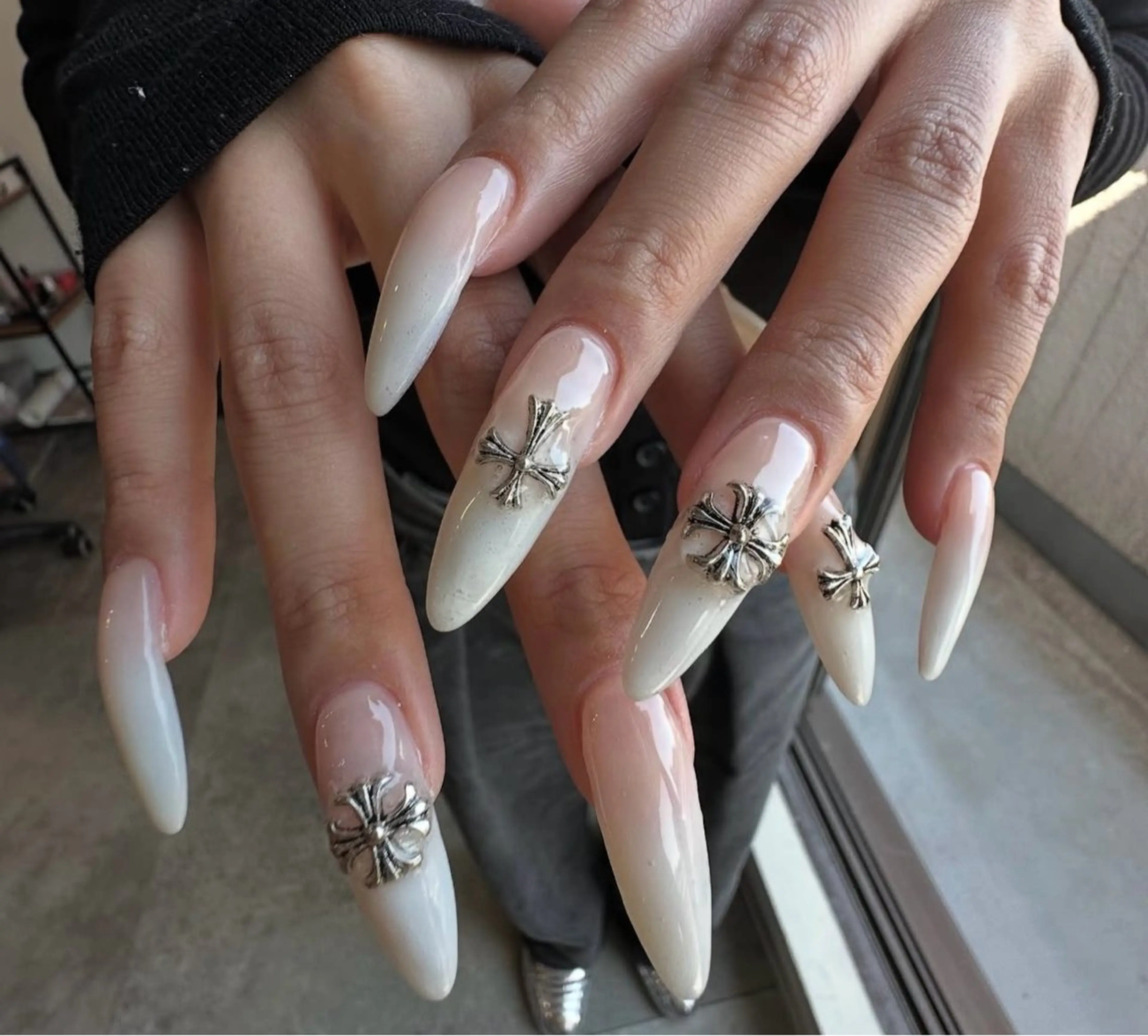 ネイル アートネイル フレンチネイル ジェルネイル ニュアンスネイル オフィスネイル ハンドネイル Nie Nail Shinokuboのネイルデザイン