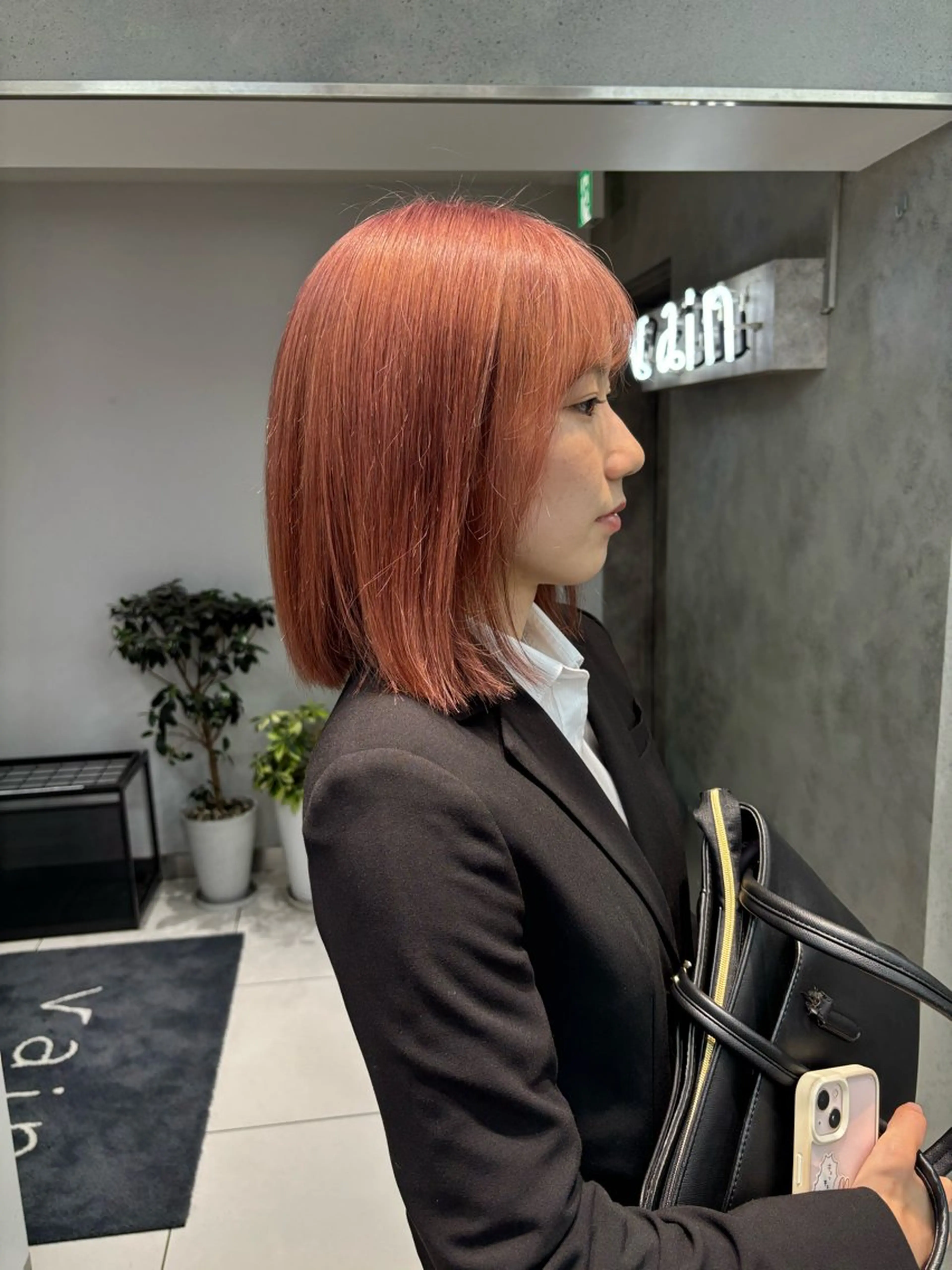 ショート カラー ヘアアレンジ ボブ/透明感ベージュ 🫧クルミ🌟のヘアスタイル