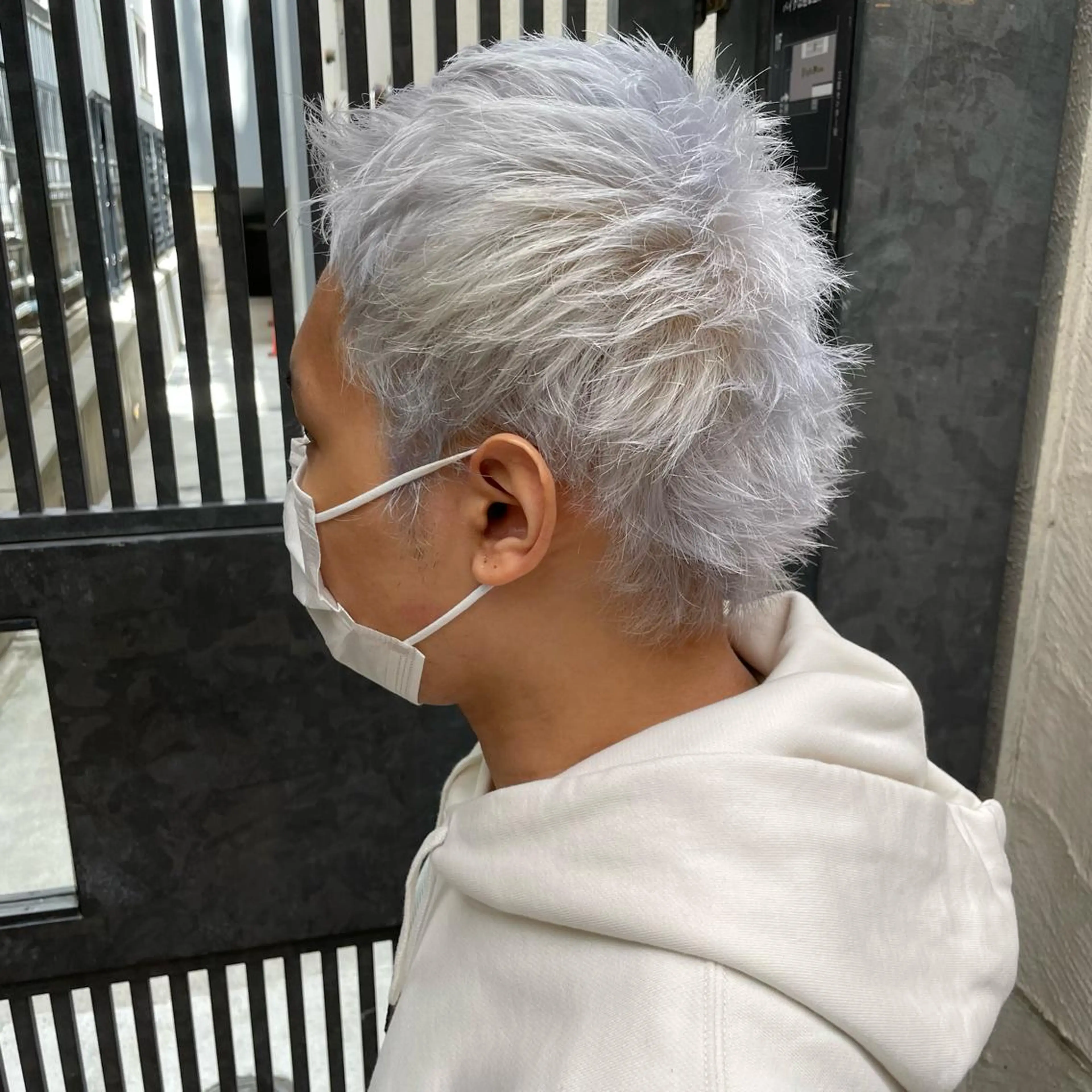 ミディアム メンズ メンズバレイヤージュ メンズブリーチ メンズハイライト メンズハイトーン メンズインナーカラー ヘアカラー レイヤー/ボブ/ ブリーチ/溝口誠二のヘアスタイル