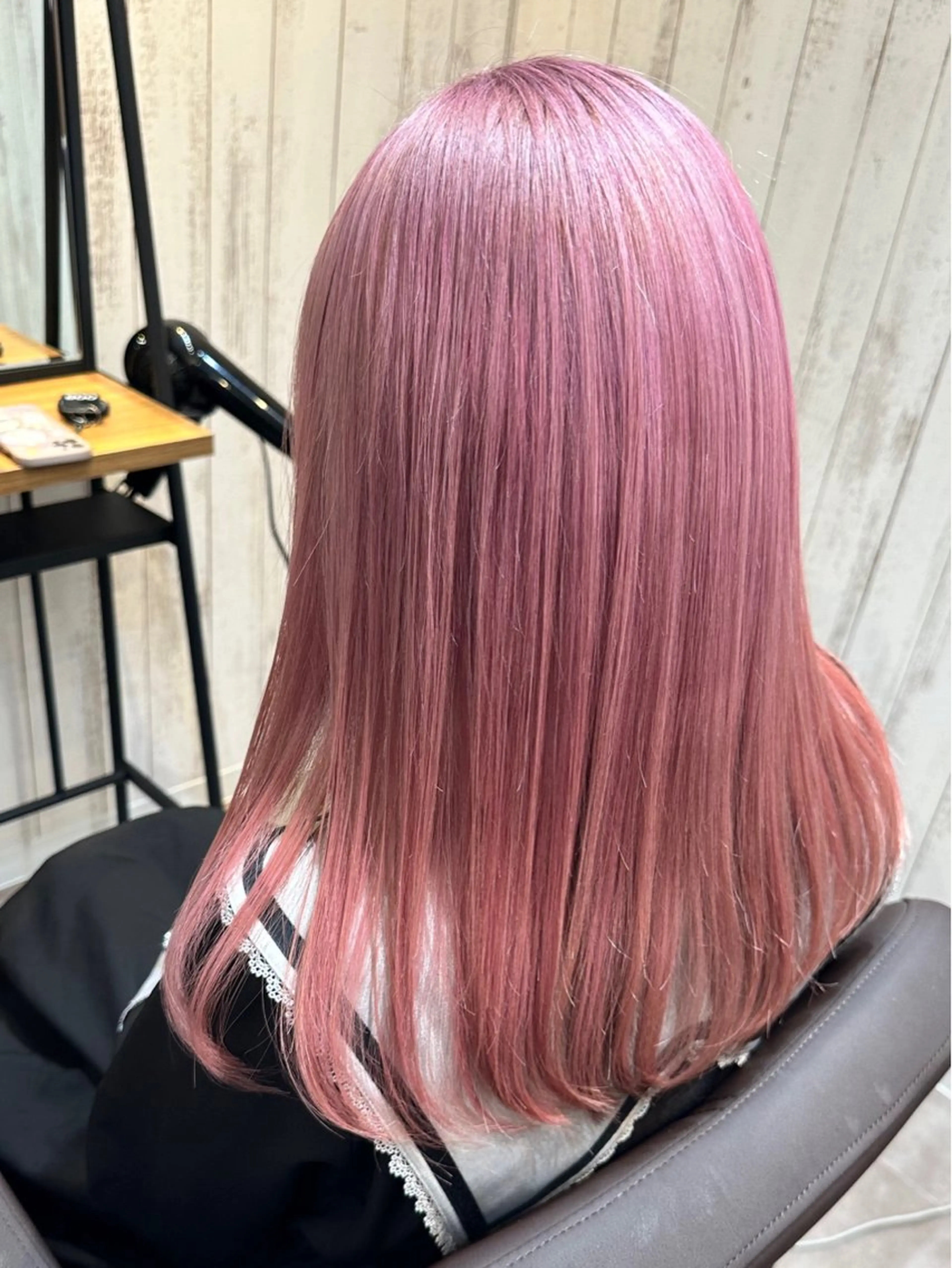 カラー ヘアカラー ハイトーン✨酸性スト レート✨高田めぐみのヘアスタイル