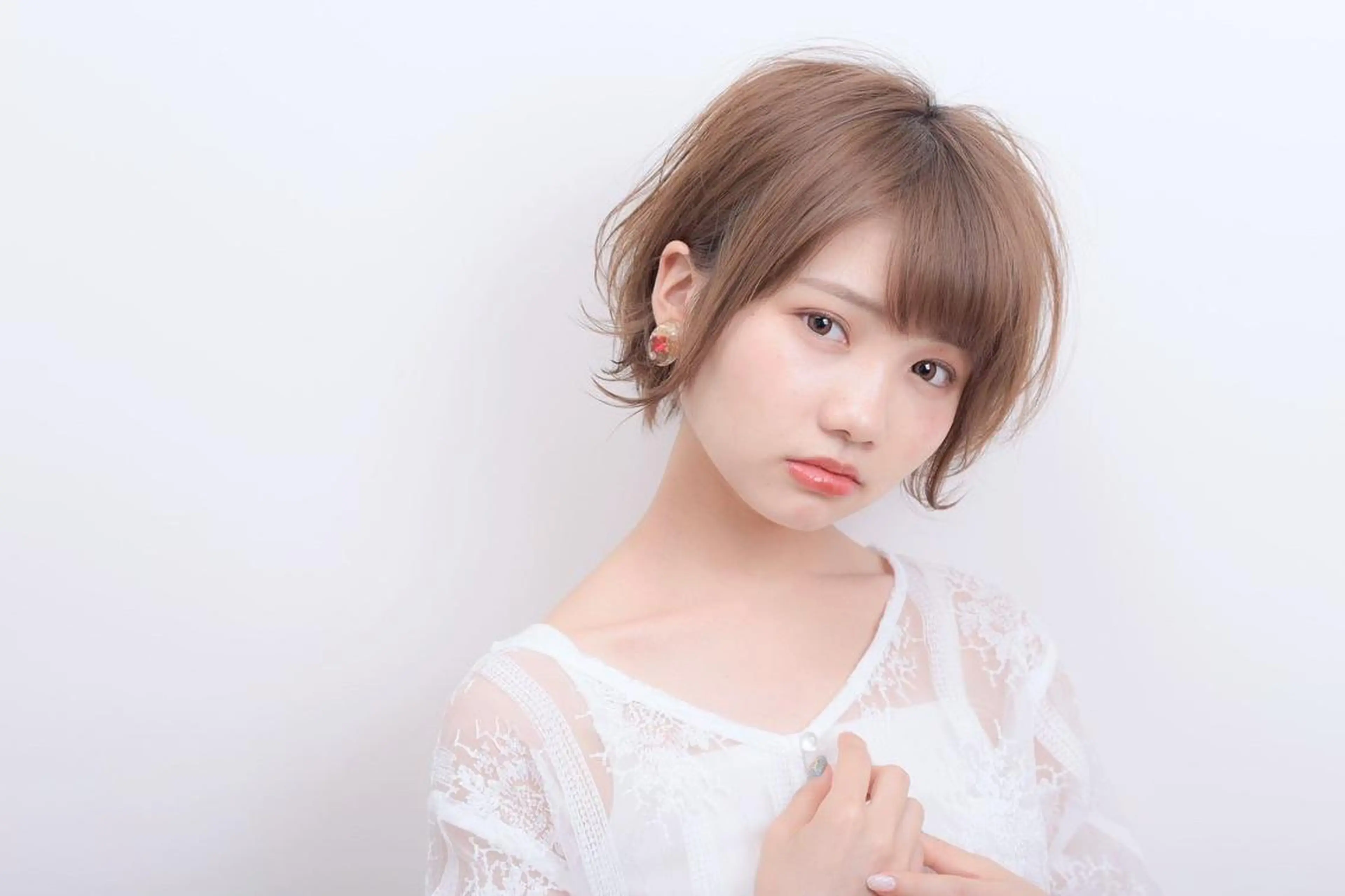 ミディアム ワンレンボブ アッシュ ボブ ハイライト 韓国風ヘア 公式 Ease by amble luxeのヘアスタイル