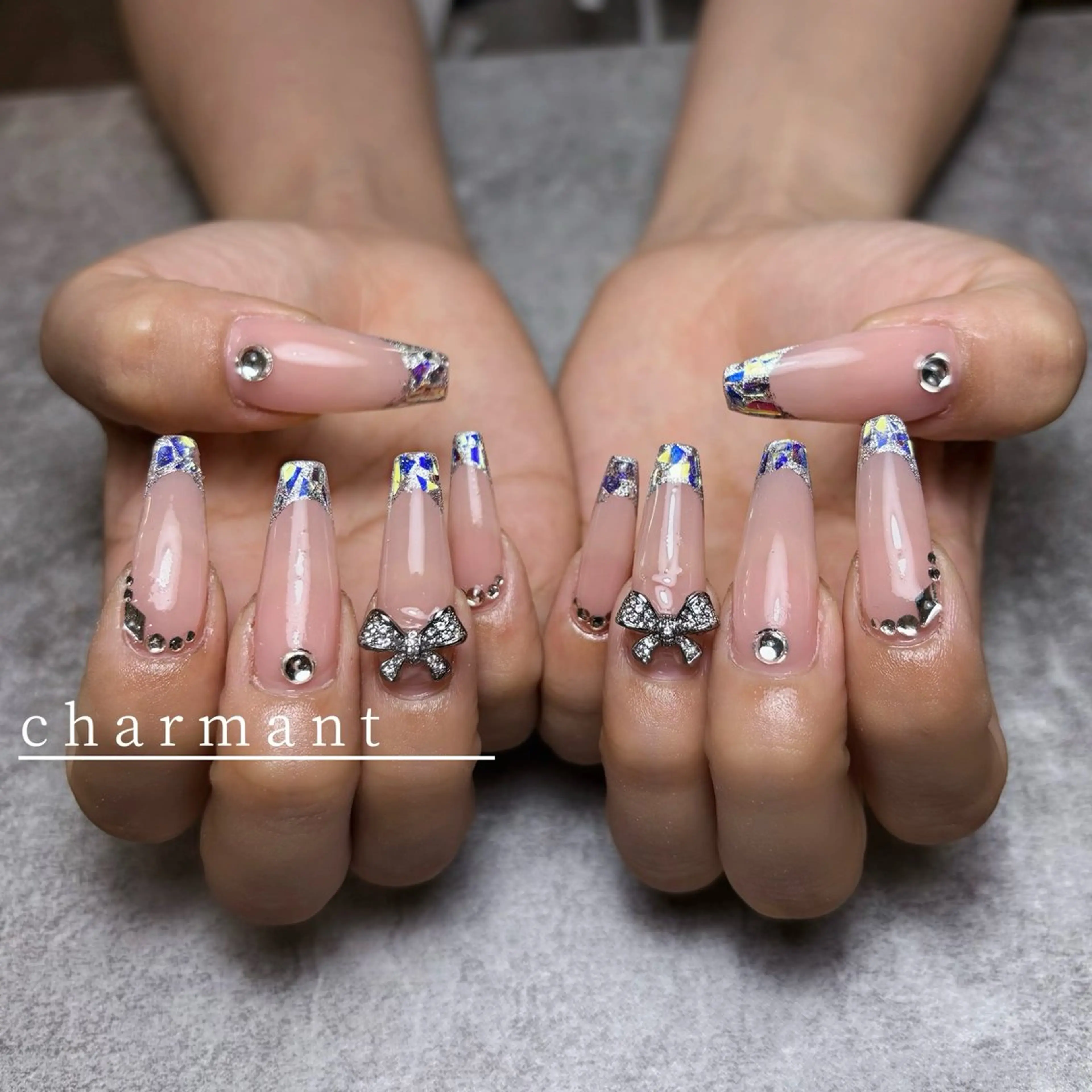 ネイル フレンチネイル ガラスフレンチ ロングネイル ハンドネイル charmant momokaのネイルデザイン